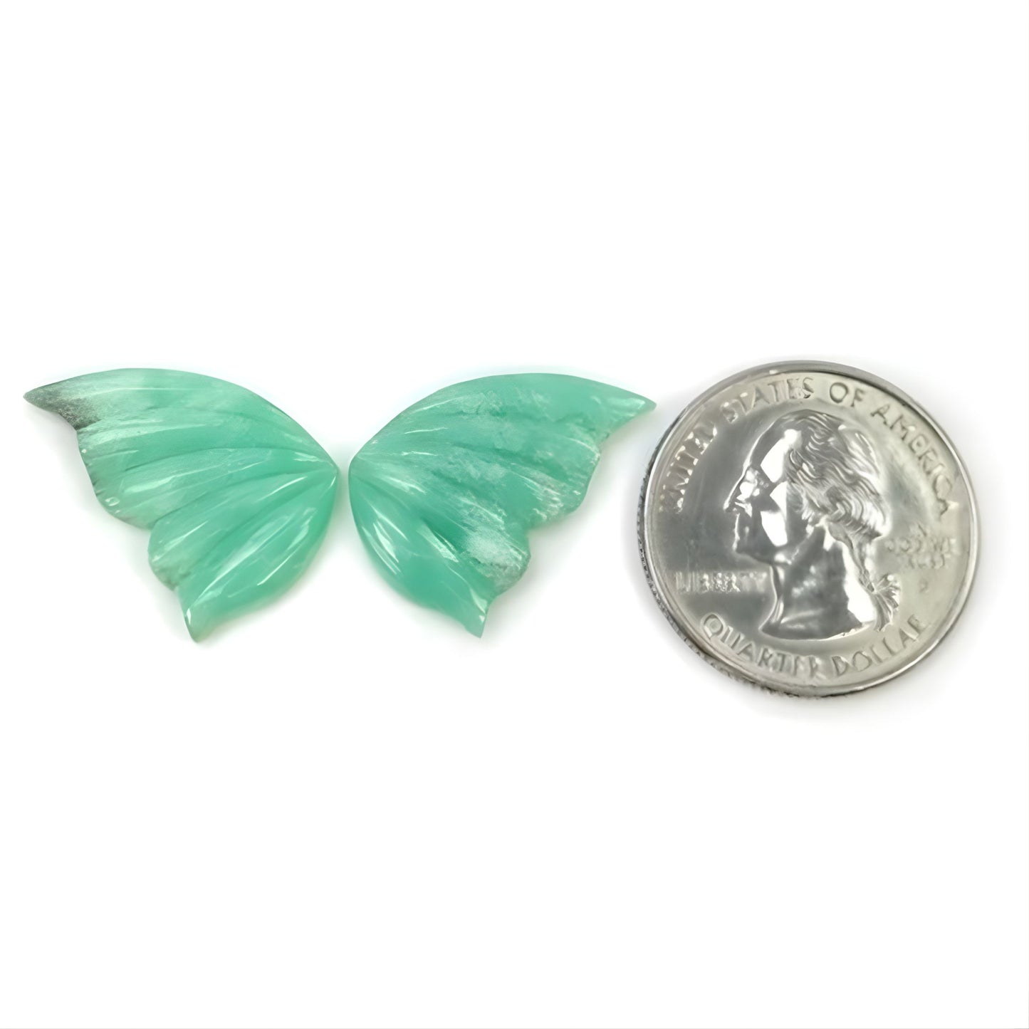 クリソプレーズの蝶の彫刻