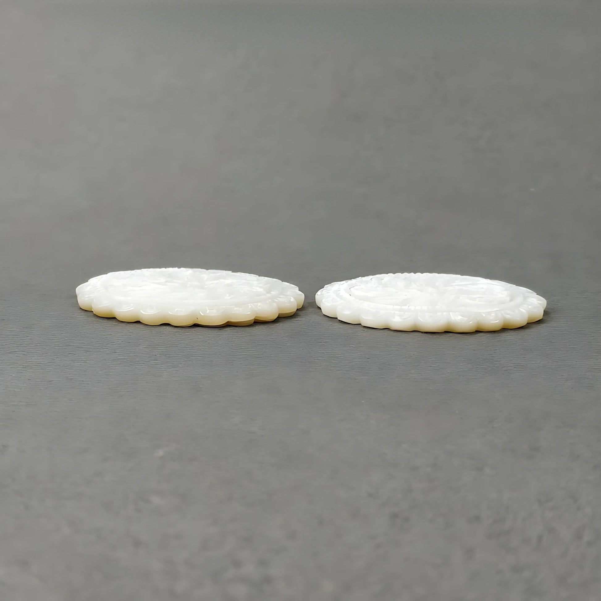 マザーオブパールの楕円彫刻