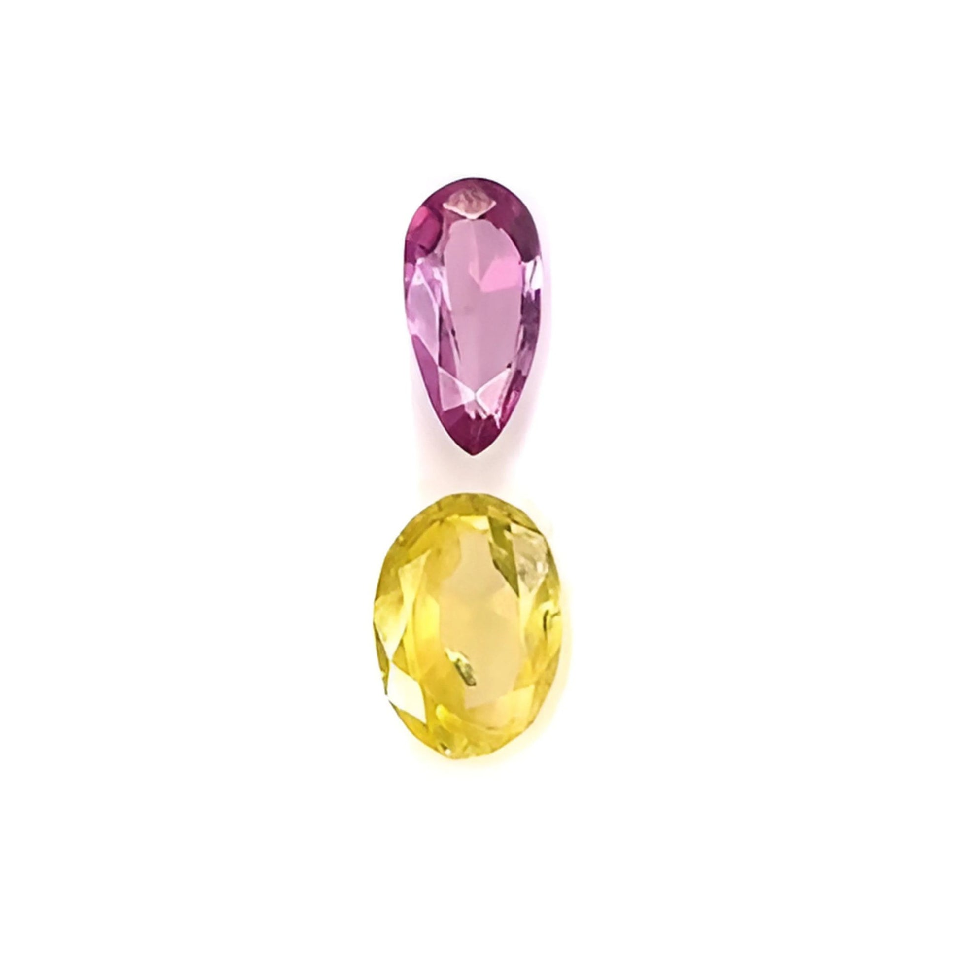 Pietra preziosa di zaffiro giallo sfaccettato