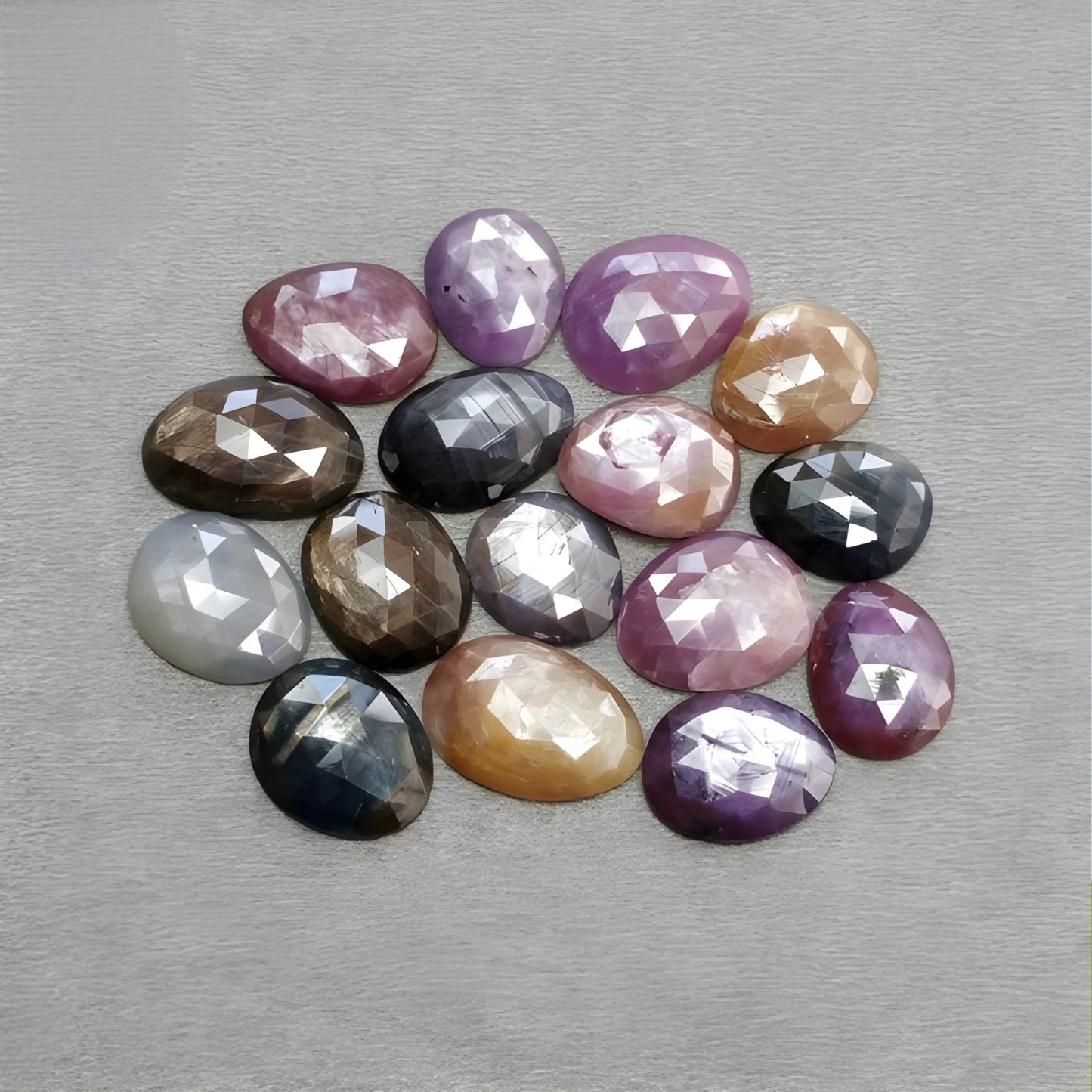 Saphir multi-facettes