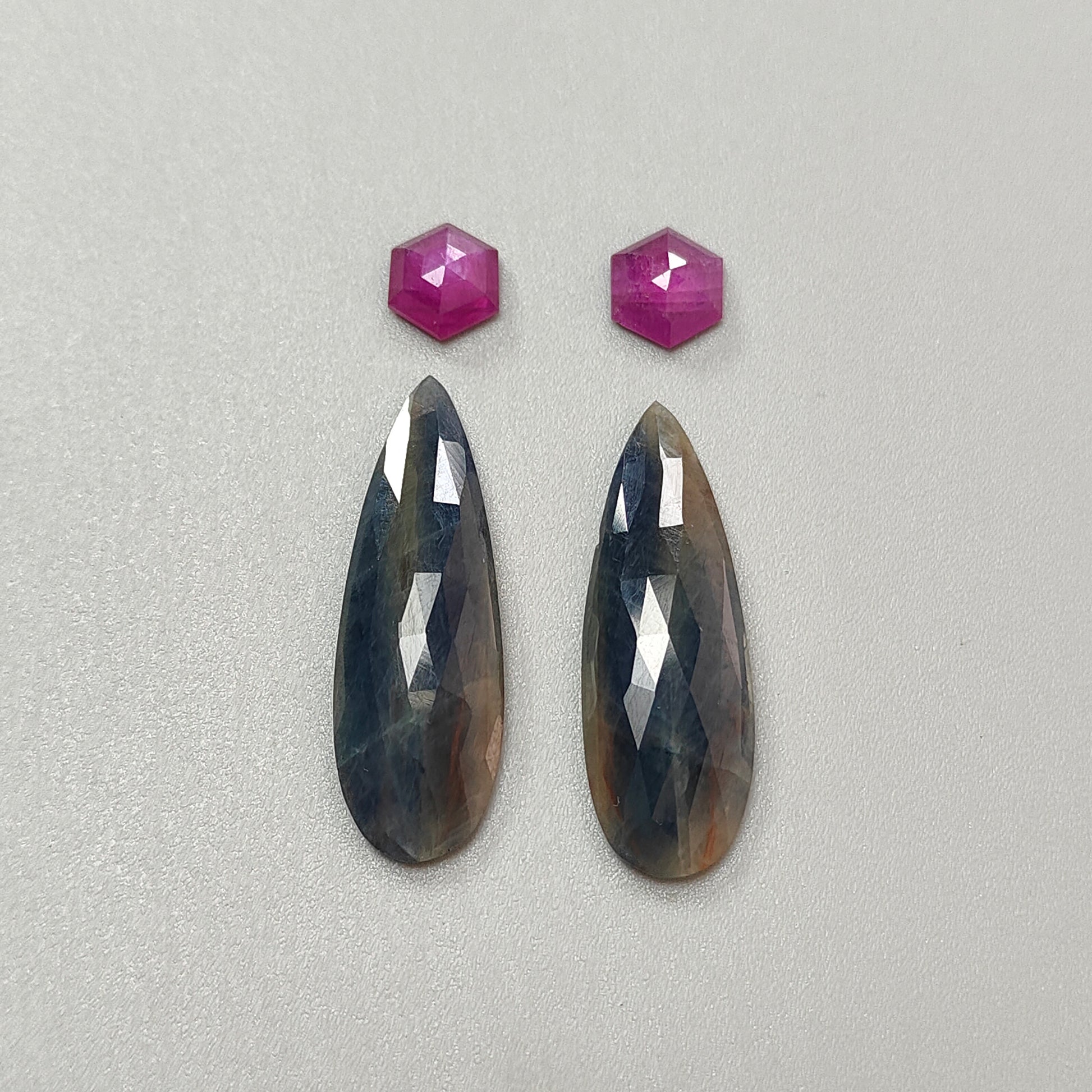 Natürlicher Multi-Saphir-Edelstein