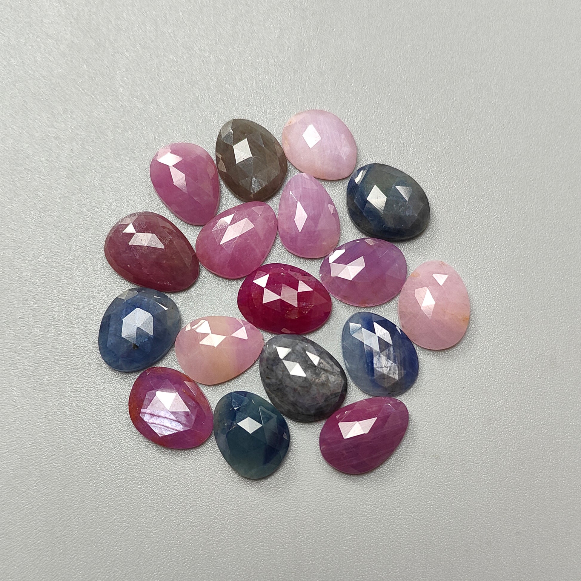Tranches de rose multi-saphir coupées