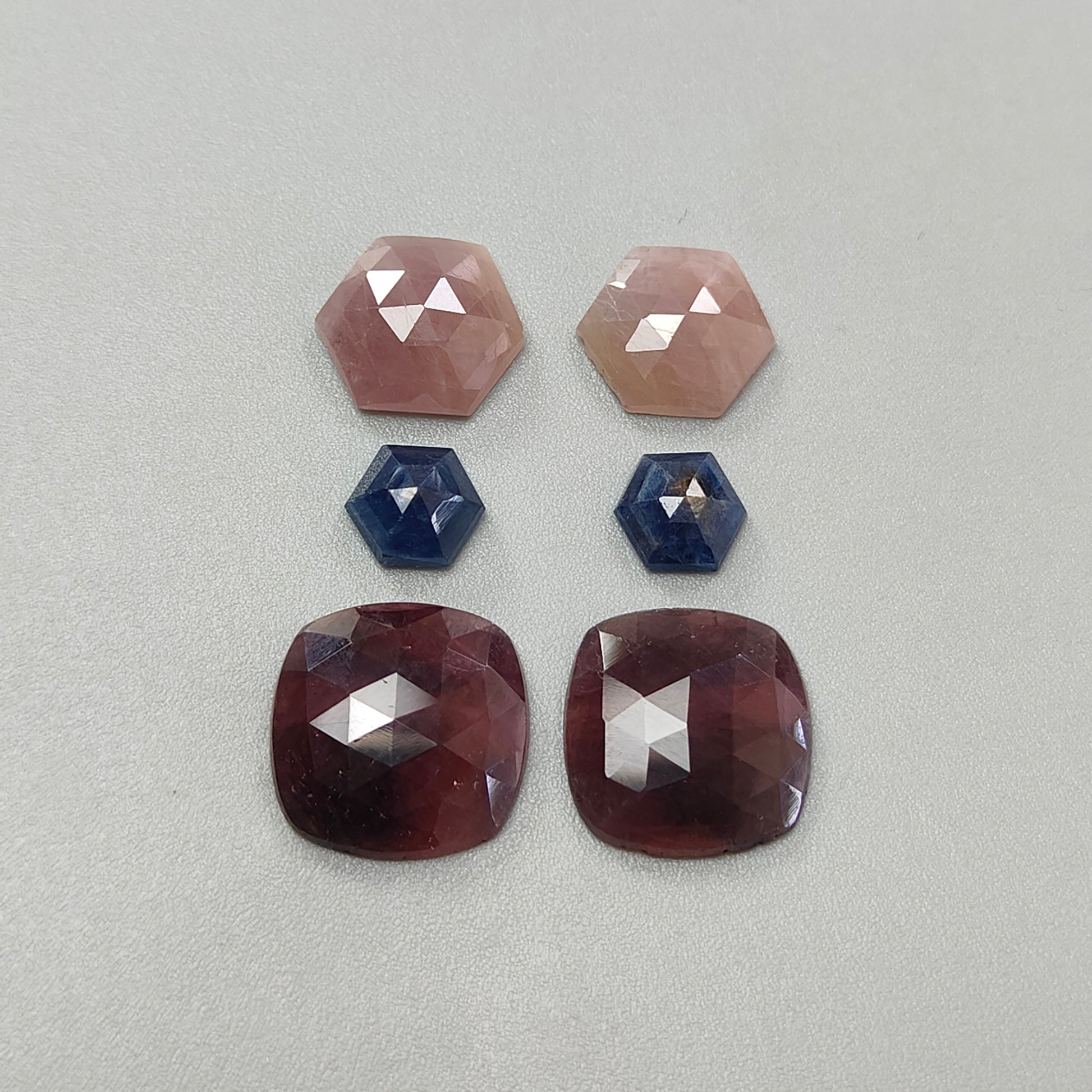 多颗蓝宝石玫瑰切片