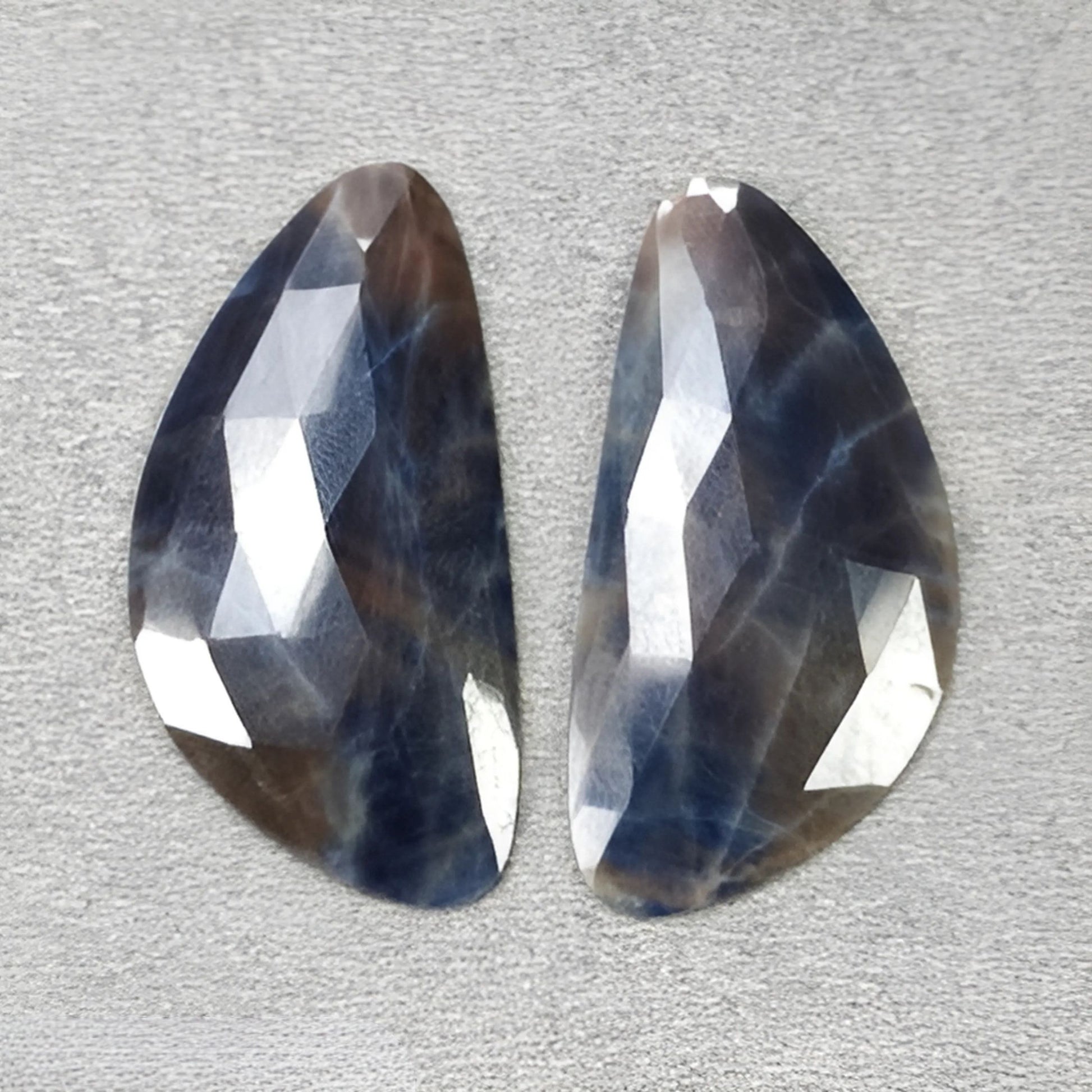 Mehrsaphir-Scheiben im Rosenschliff