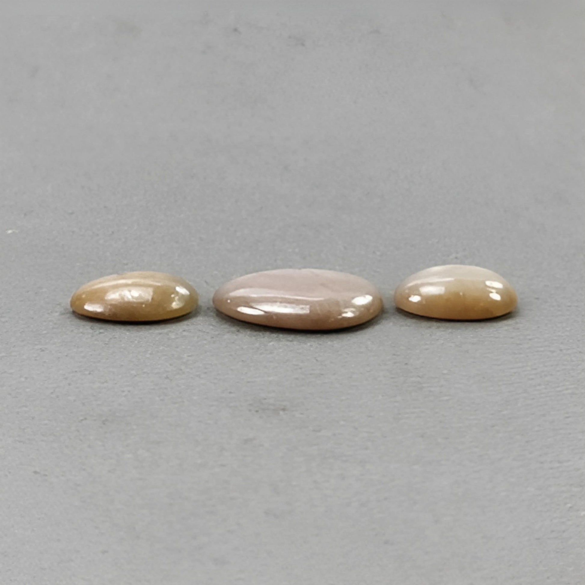 cabochon de saphir naturel
