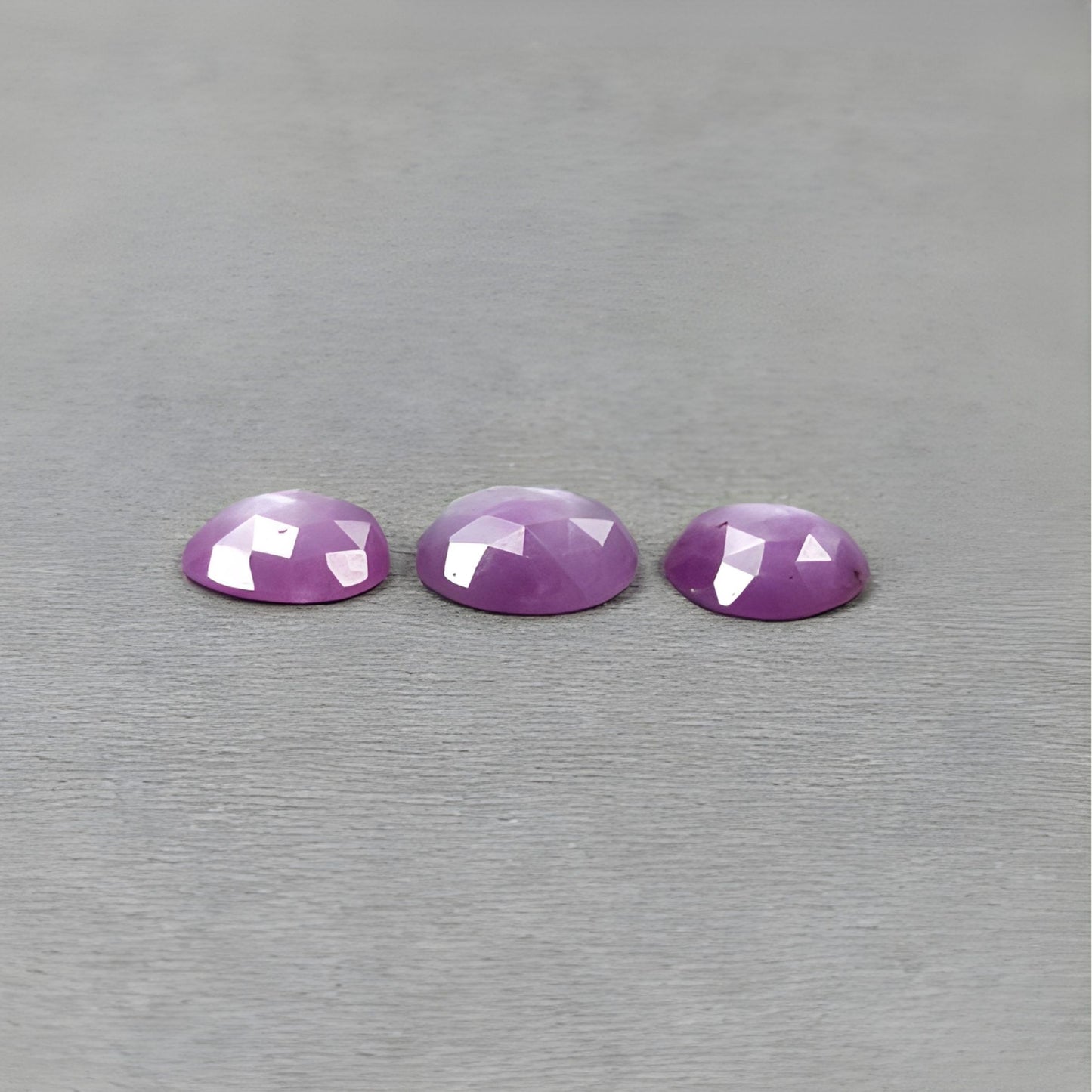 حجر ميلاد شهر يوليو