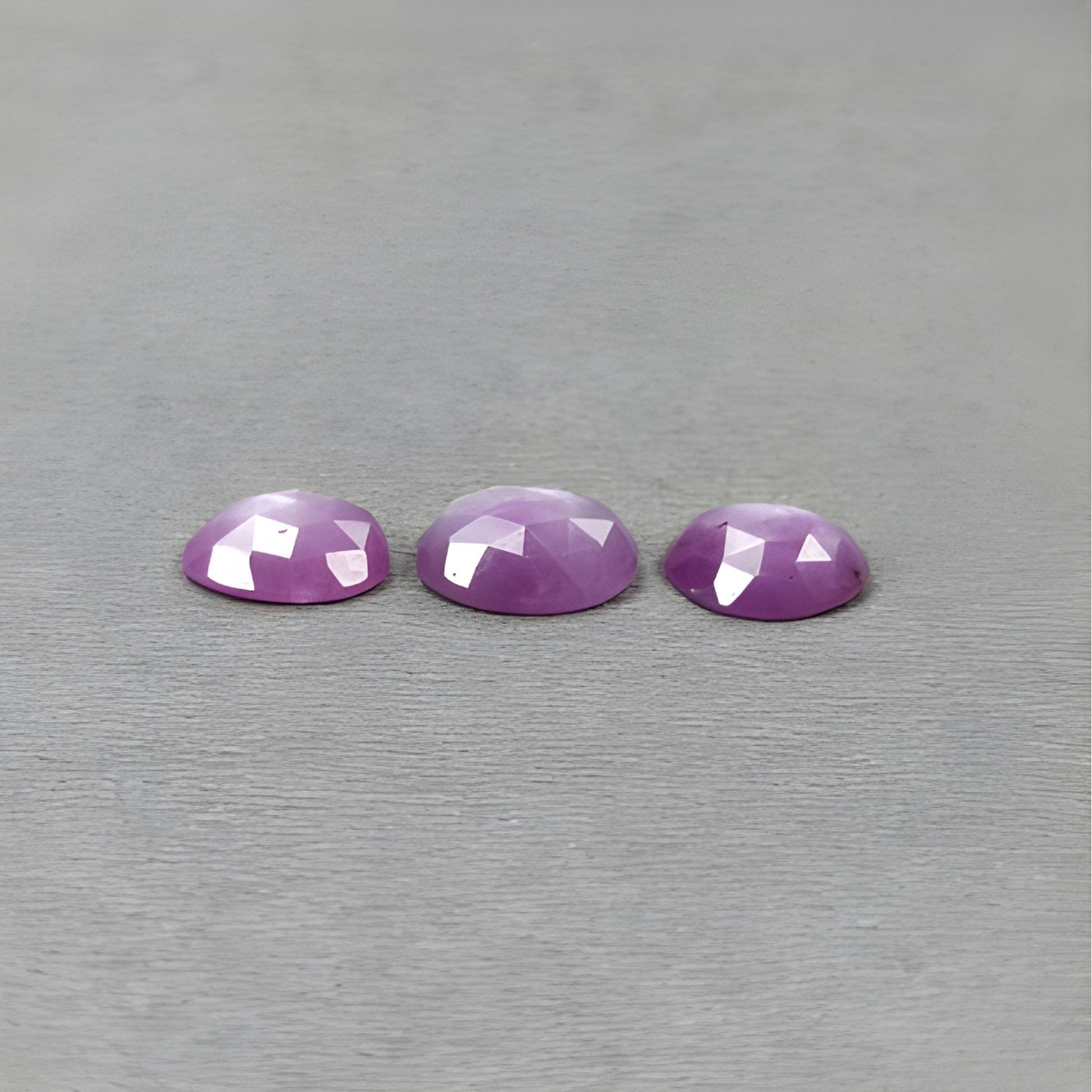 حجر ميلاد شهر يوليو