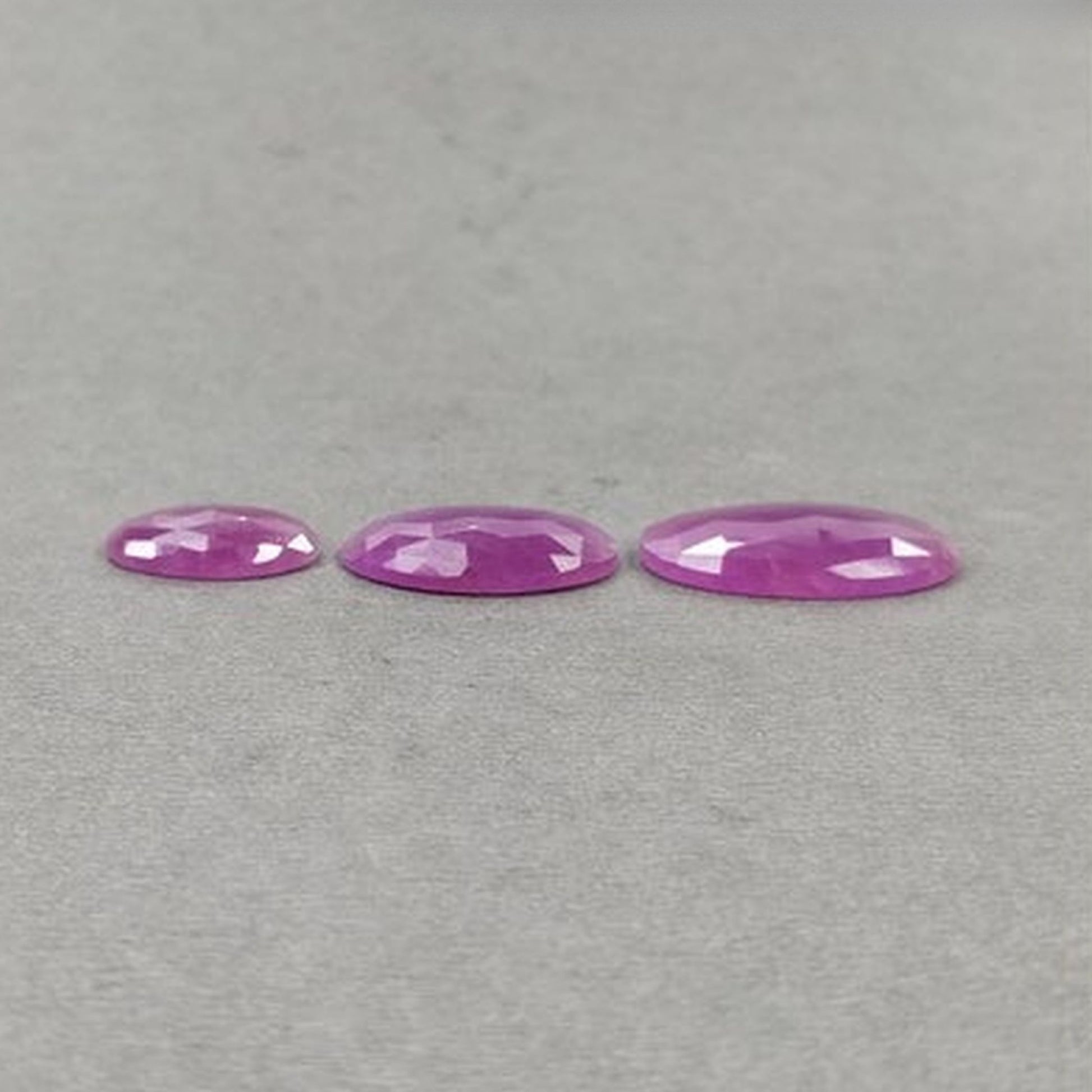 天然未処理の宝石ルビー