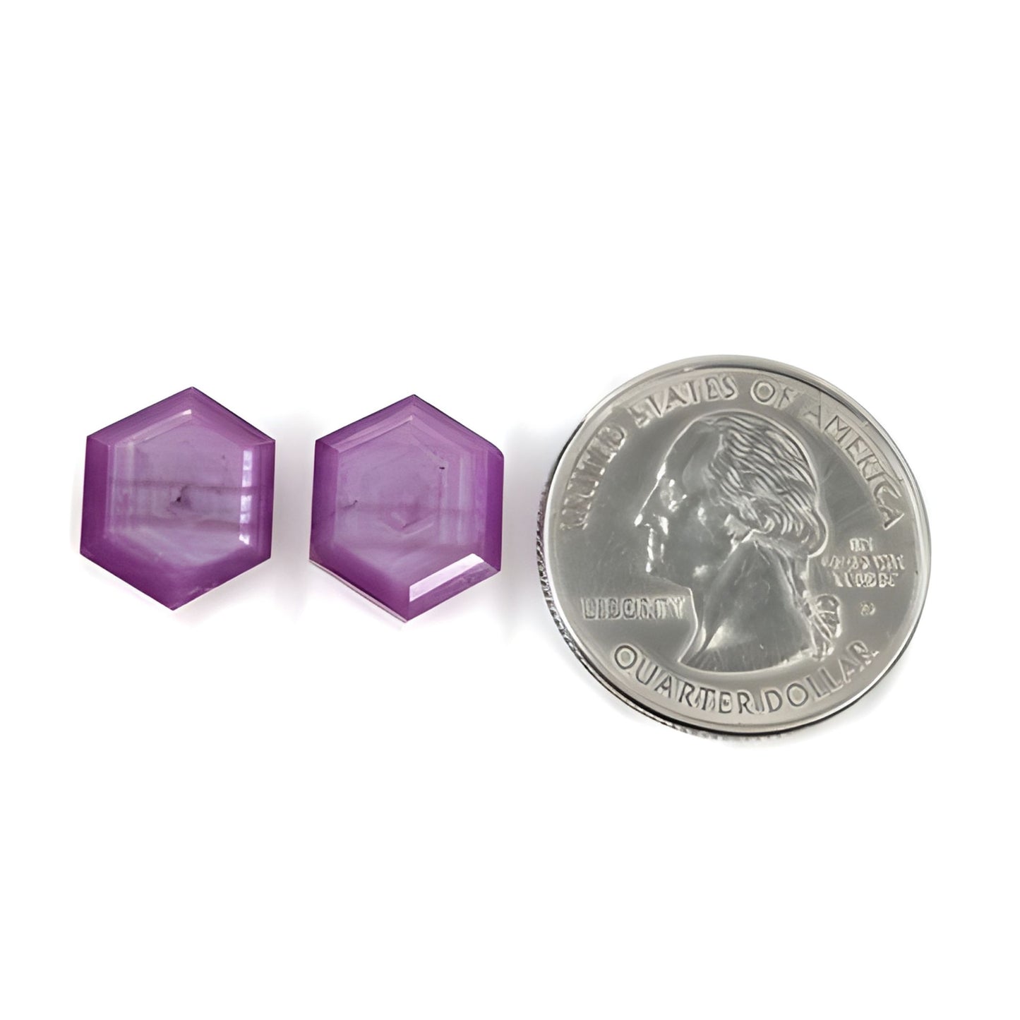 rubis taillé à facettes pour la joaillerie