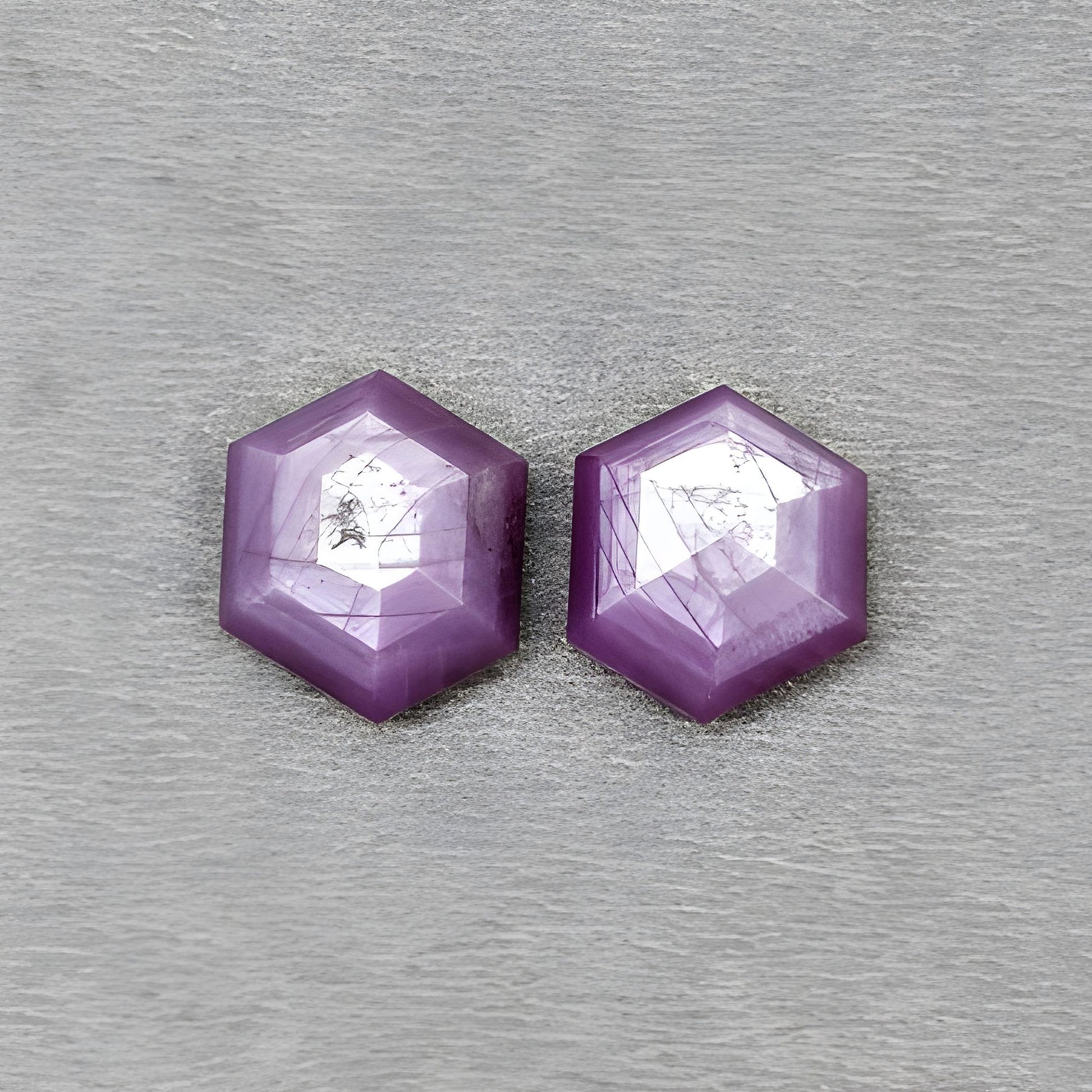 natürlicher, unbehandelter Edelstein Rubin