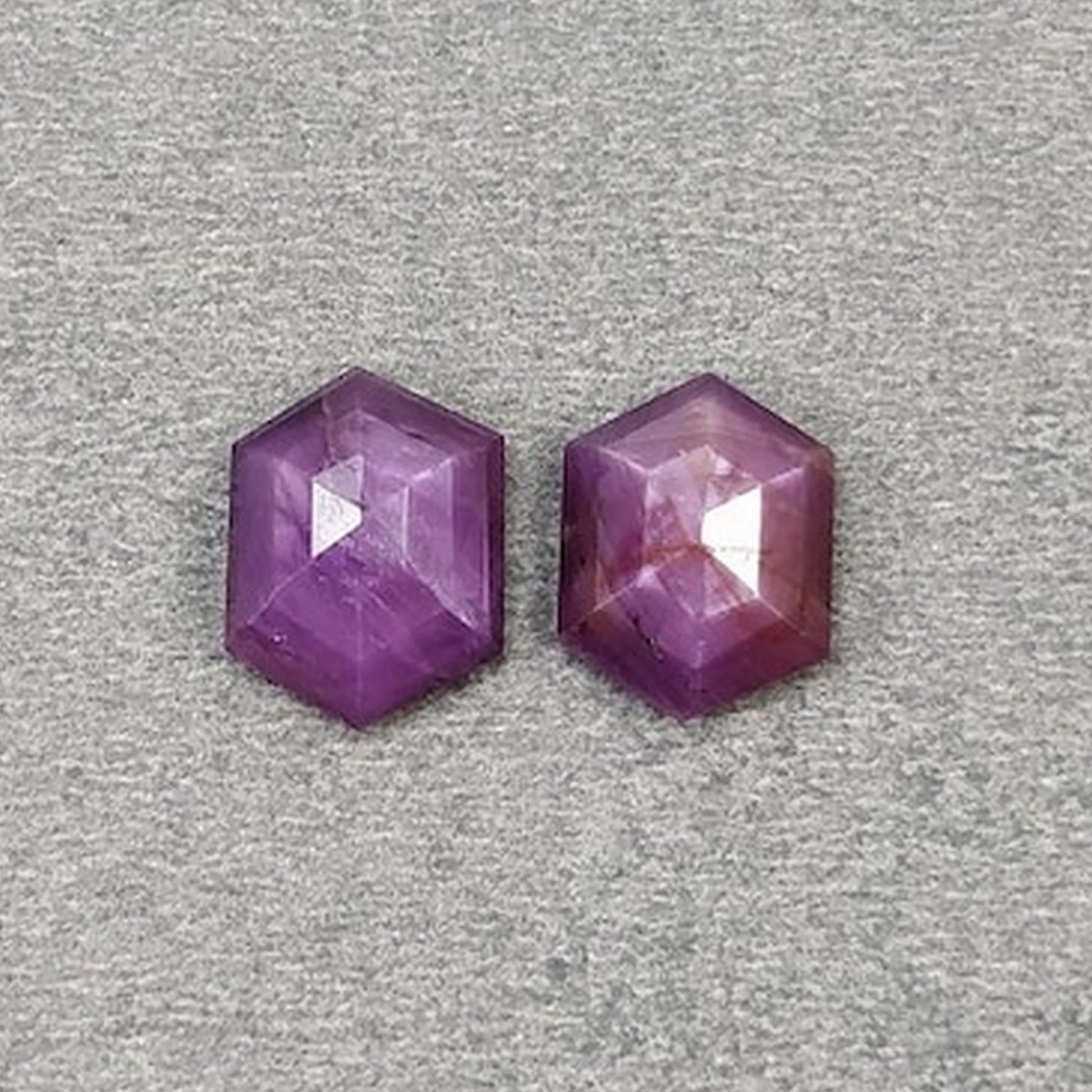 أحجار كريمة طبيعية غير معالجة