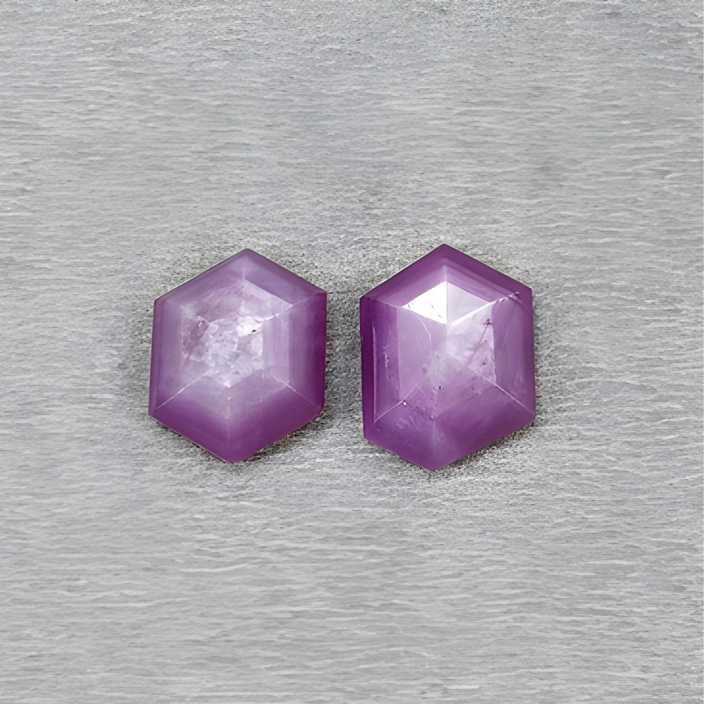 天然未经处理的宝石蓝宝石