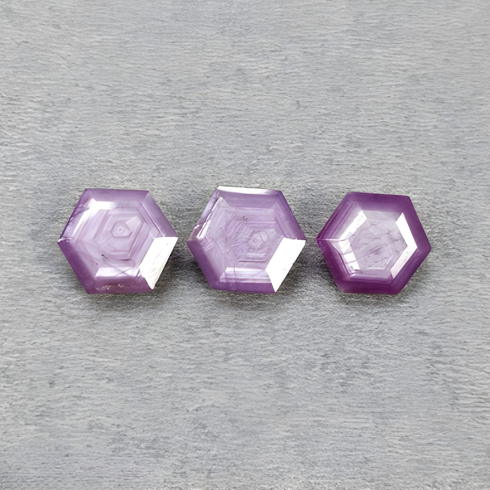 天然未经处理的宝石蓝宝石