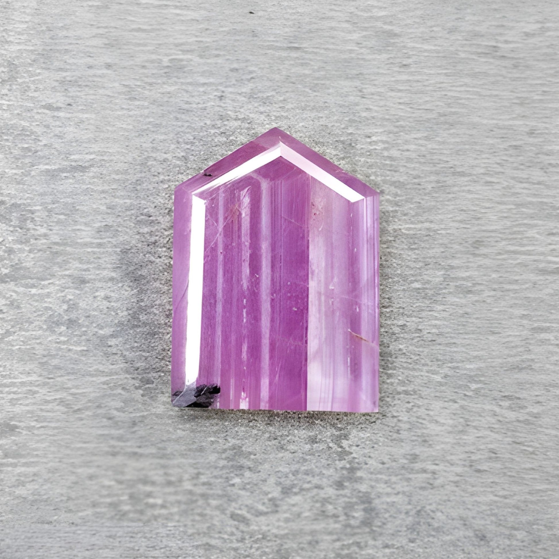 天然未经处理的宝石红宝石