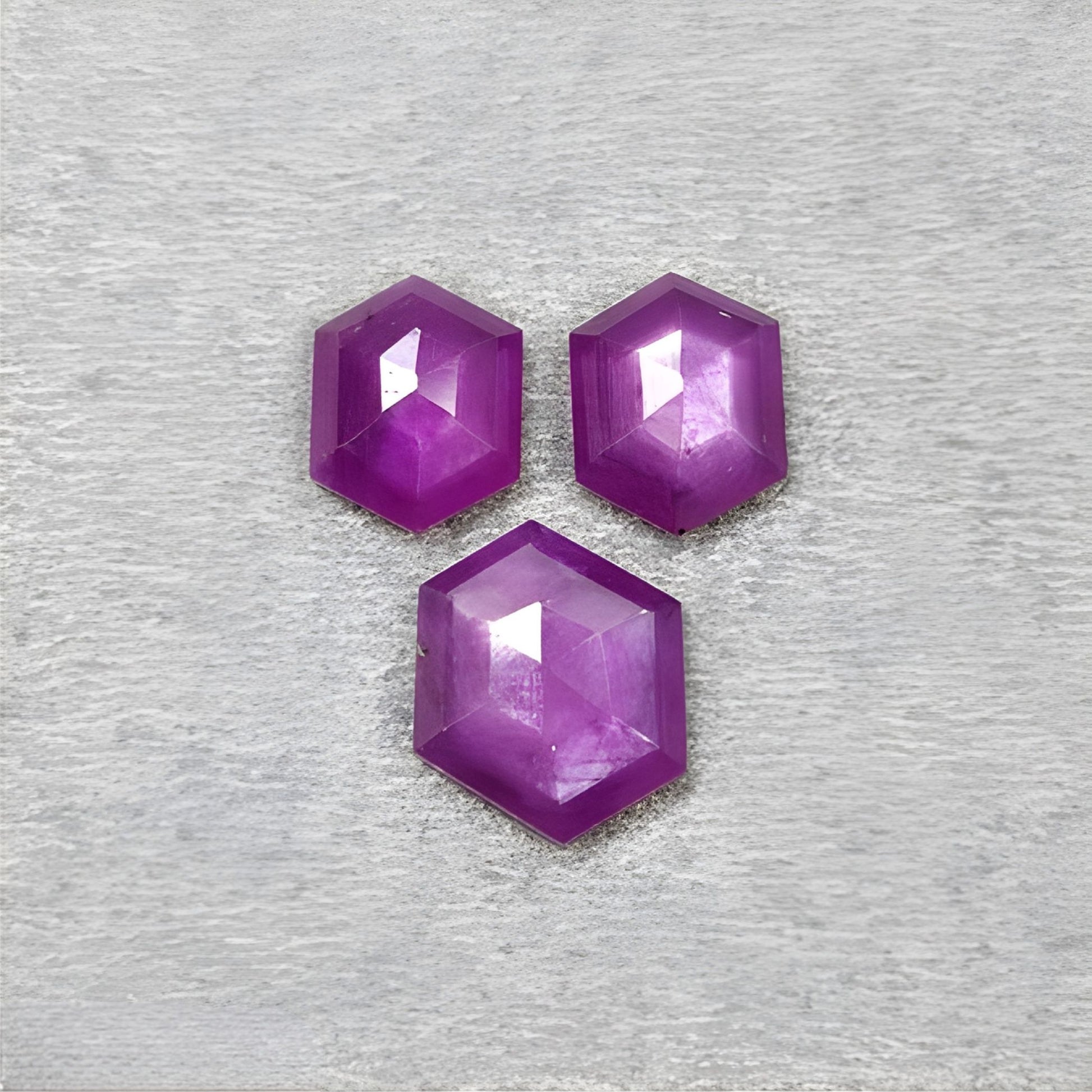 天然未经处理的宝石红宝石