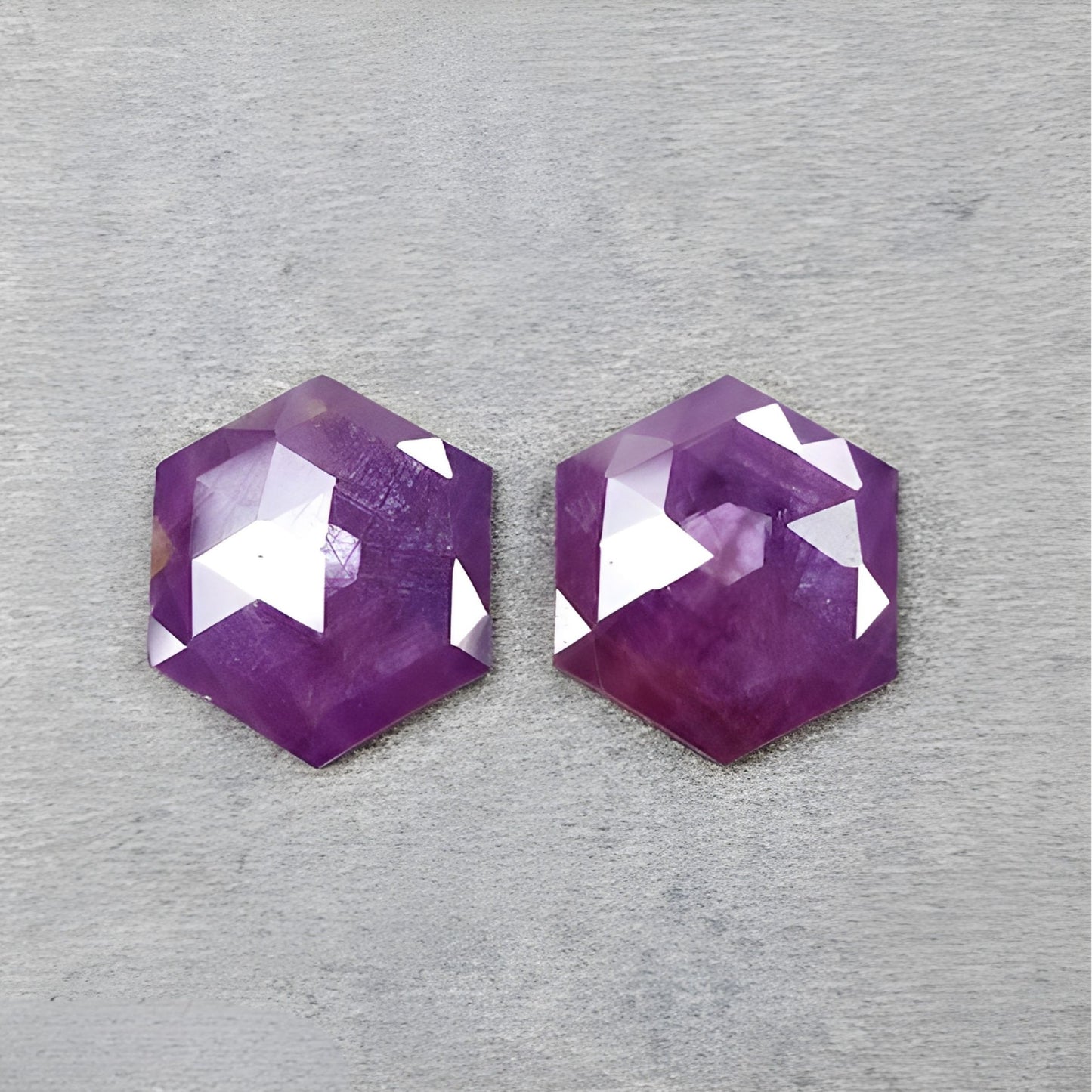 天然未処理の宝石ルビー