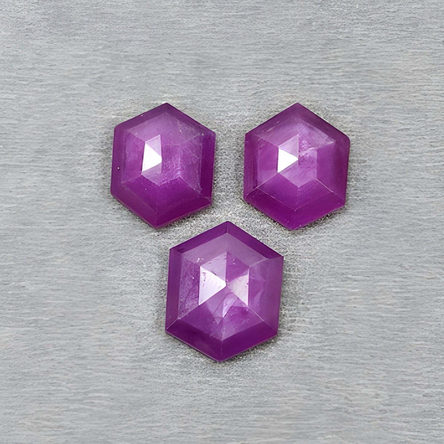 宝石用のルビー