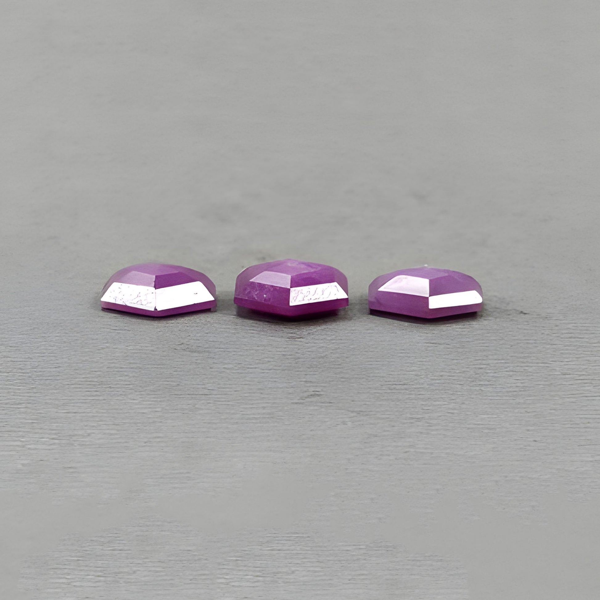 宝石用のルビー