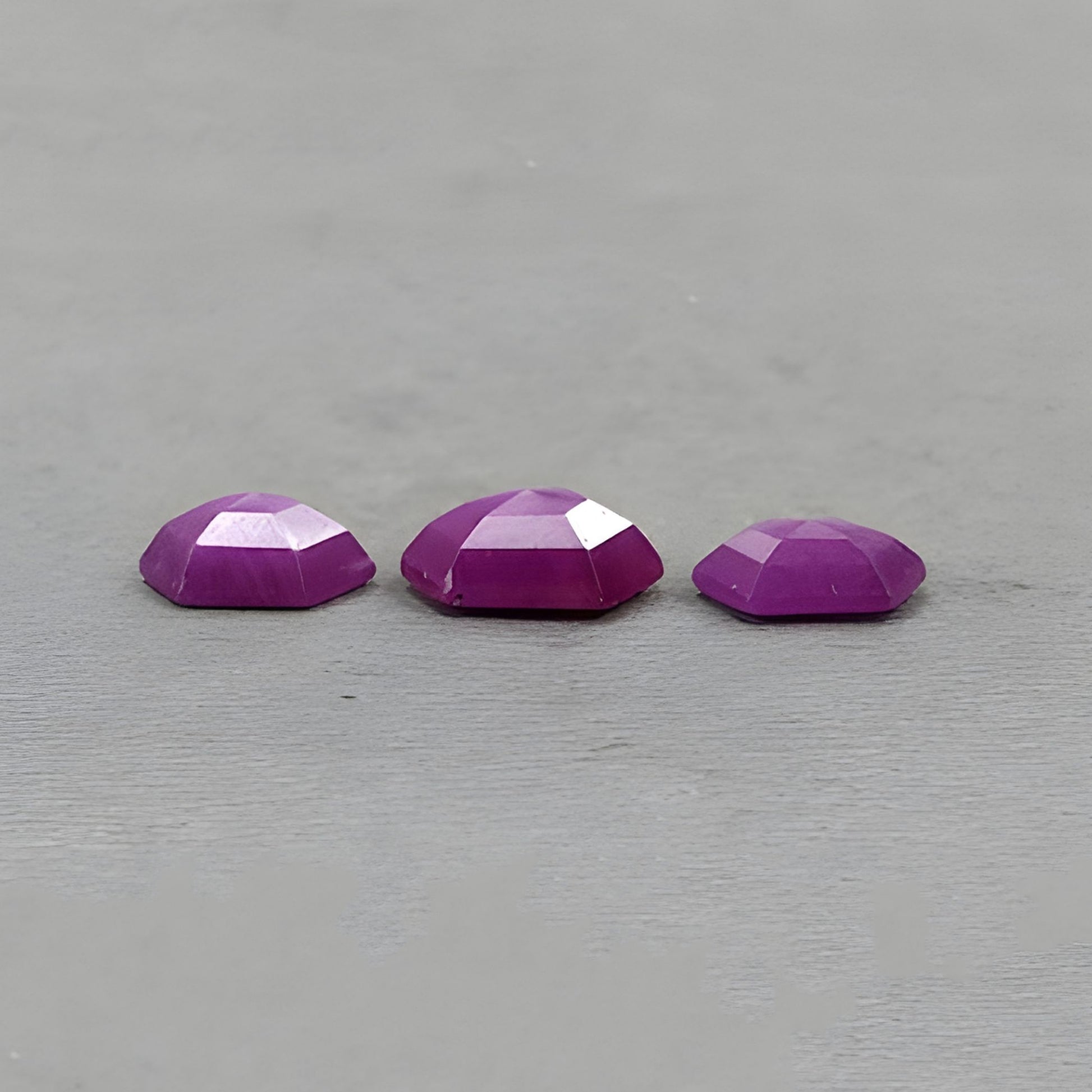 天然未经处理的宝石红宝石