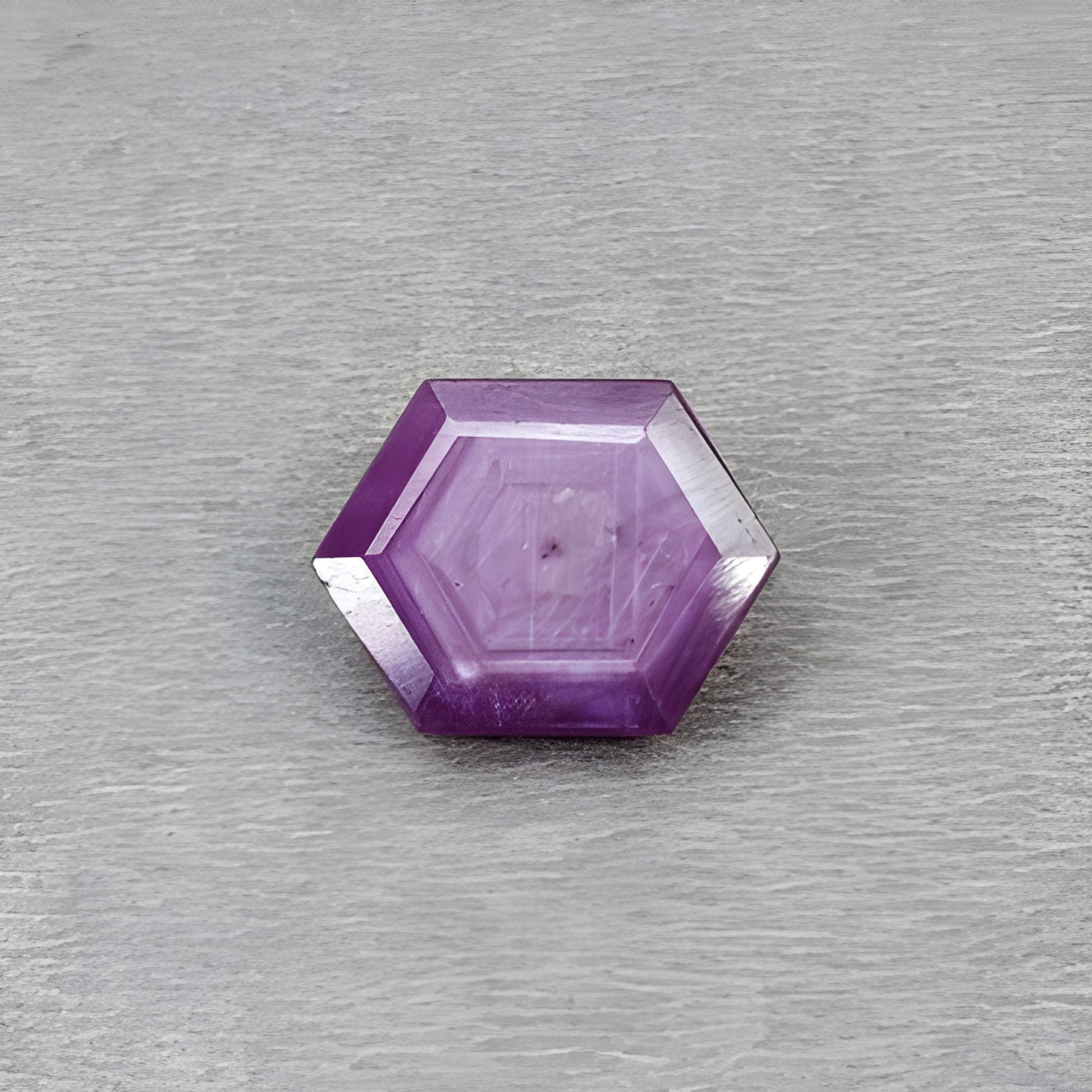 宝石用のルビー