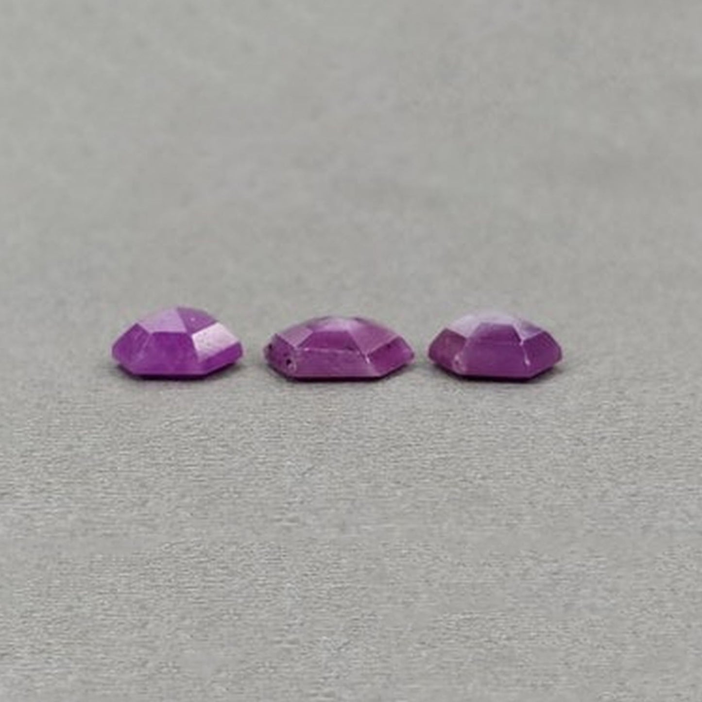 天然未经处理的宝石红宝石