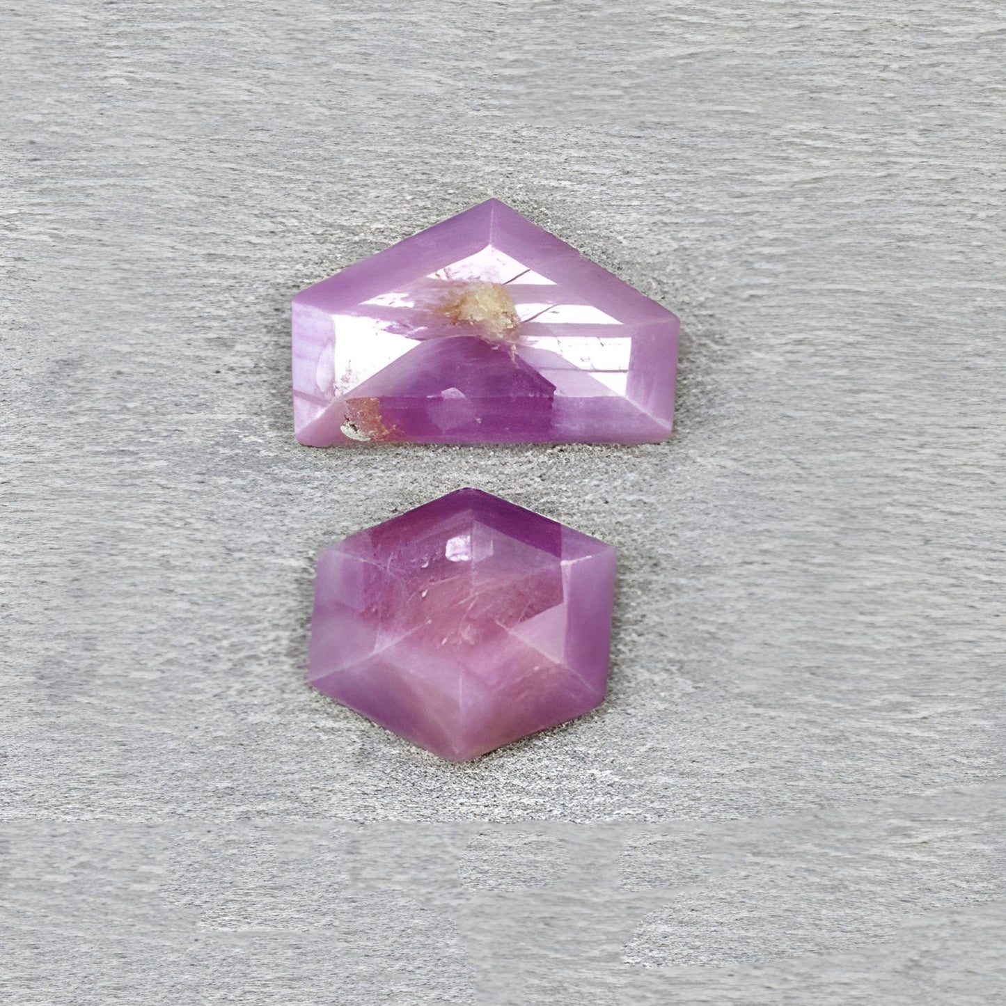 天然未经处理的宝石红宝石