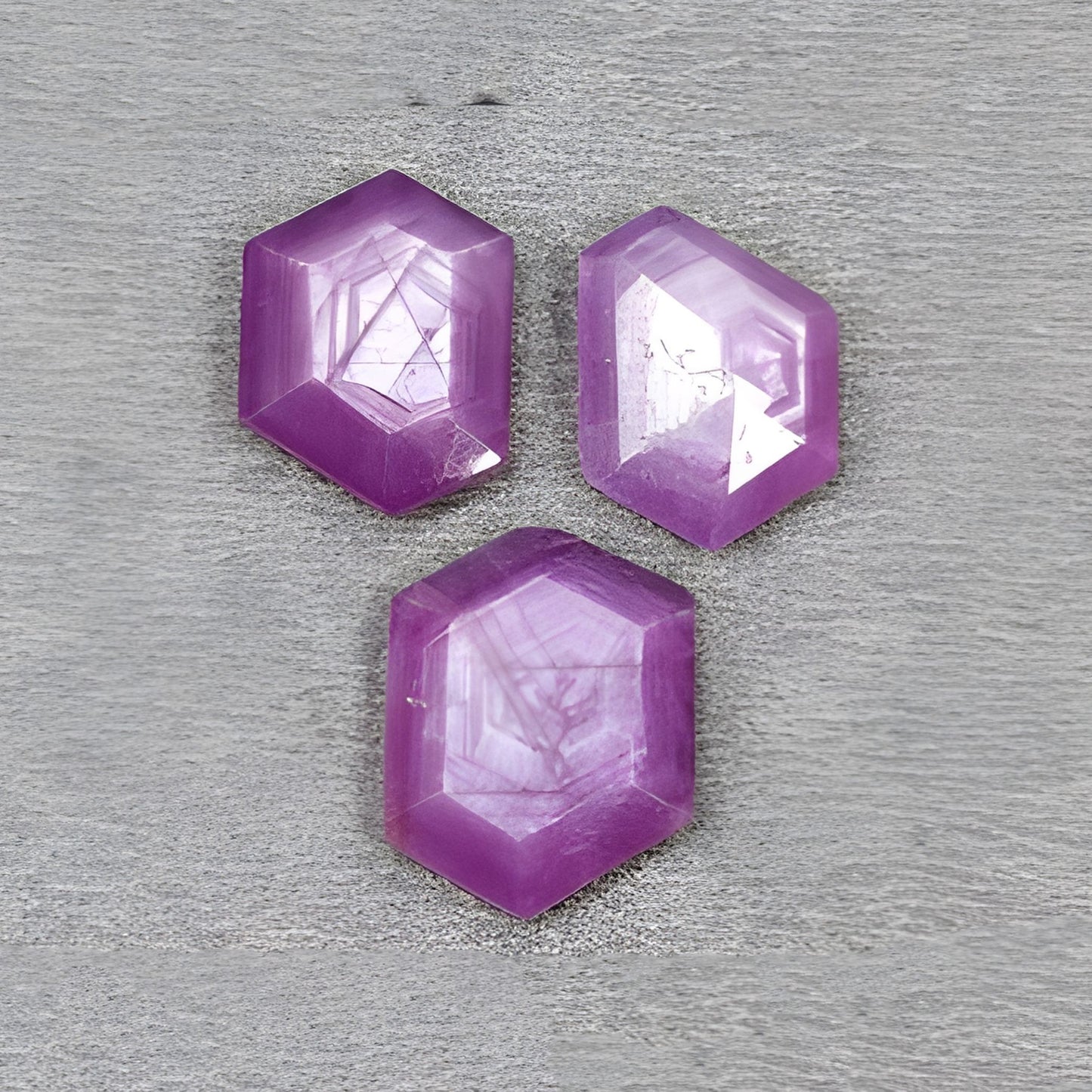 天然未经处理的宝石红宝石