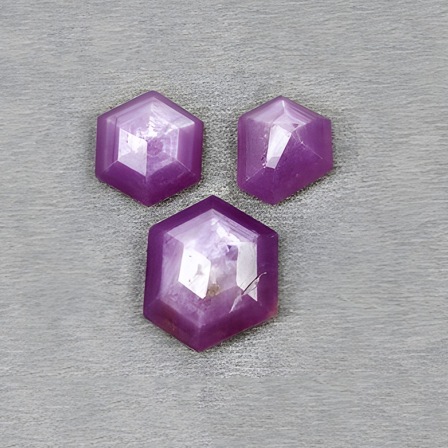 ラズベリールビー六角形ファセットカット