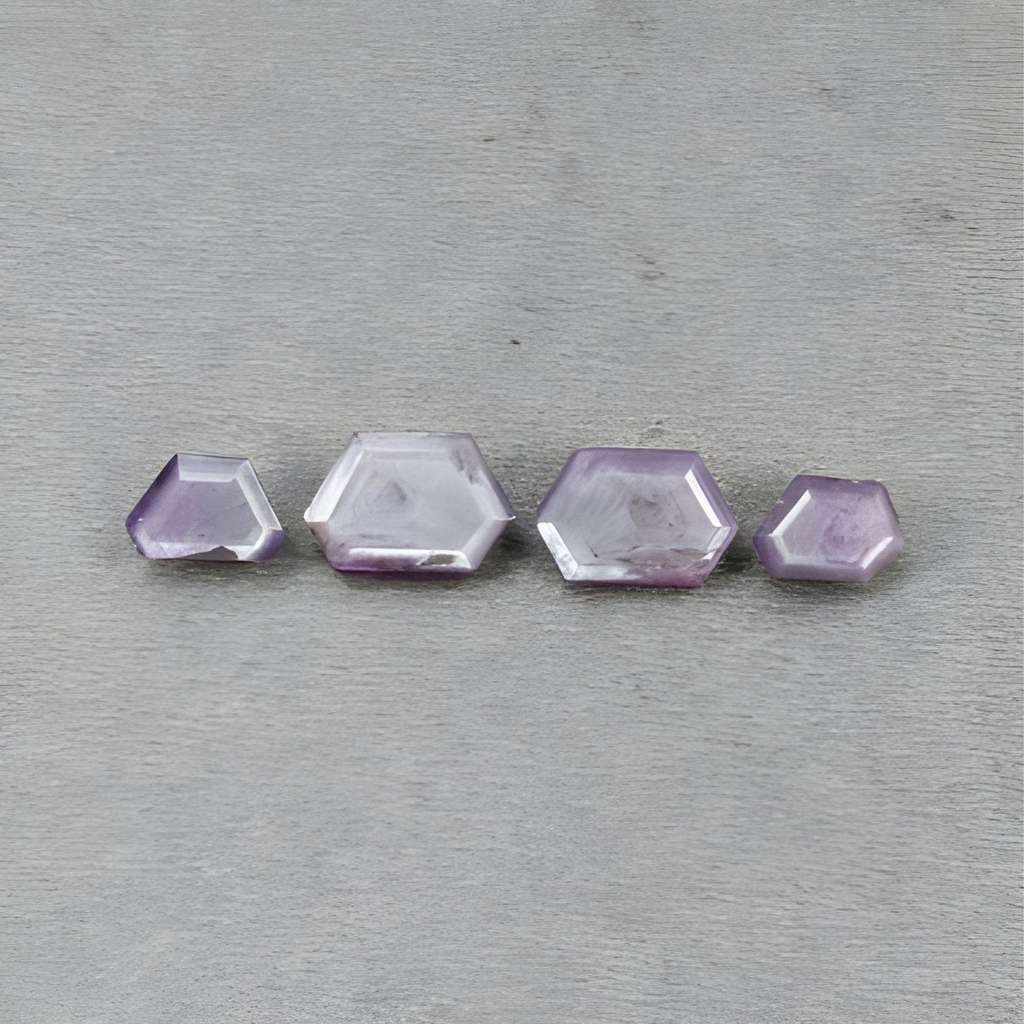 天然未処理の宝石サファイア