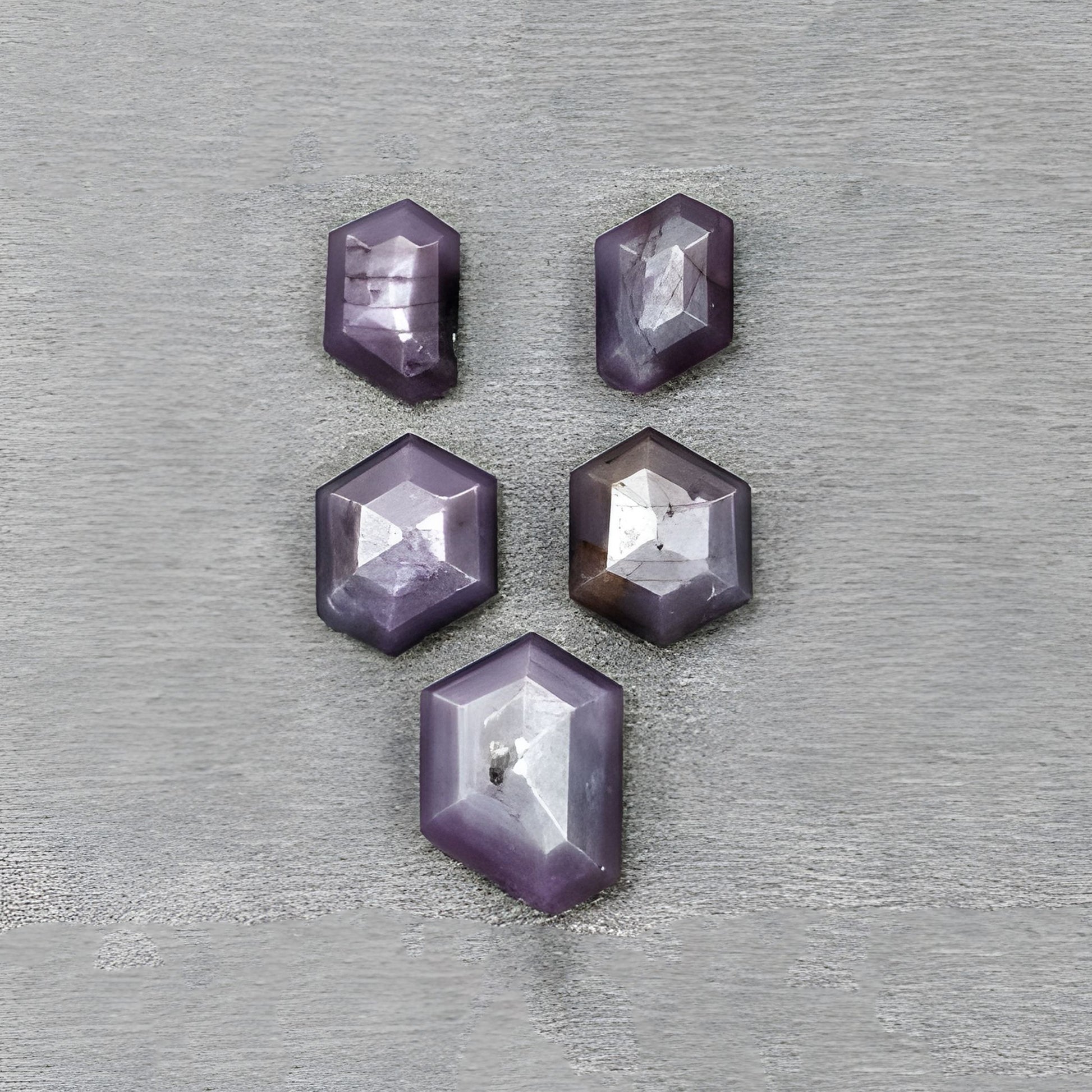 天然未処理の宝石サファイア