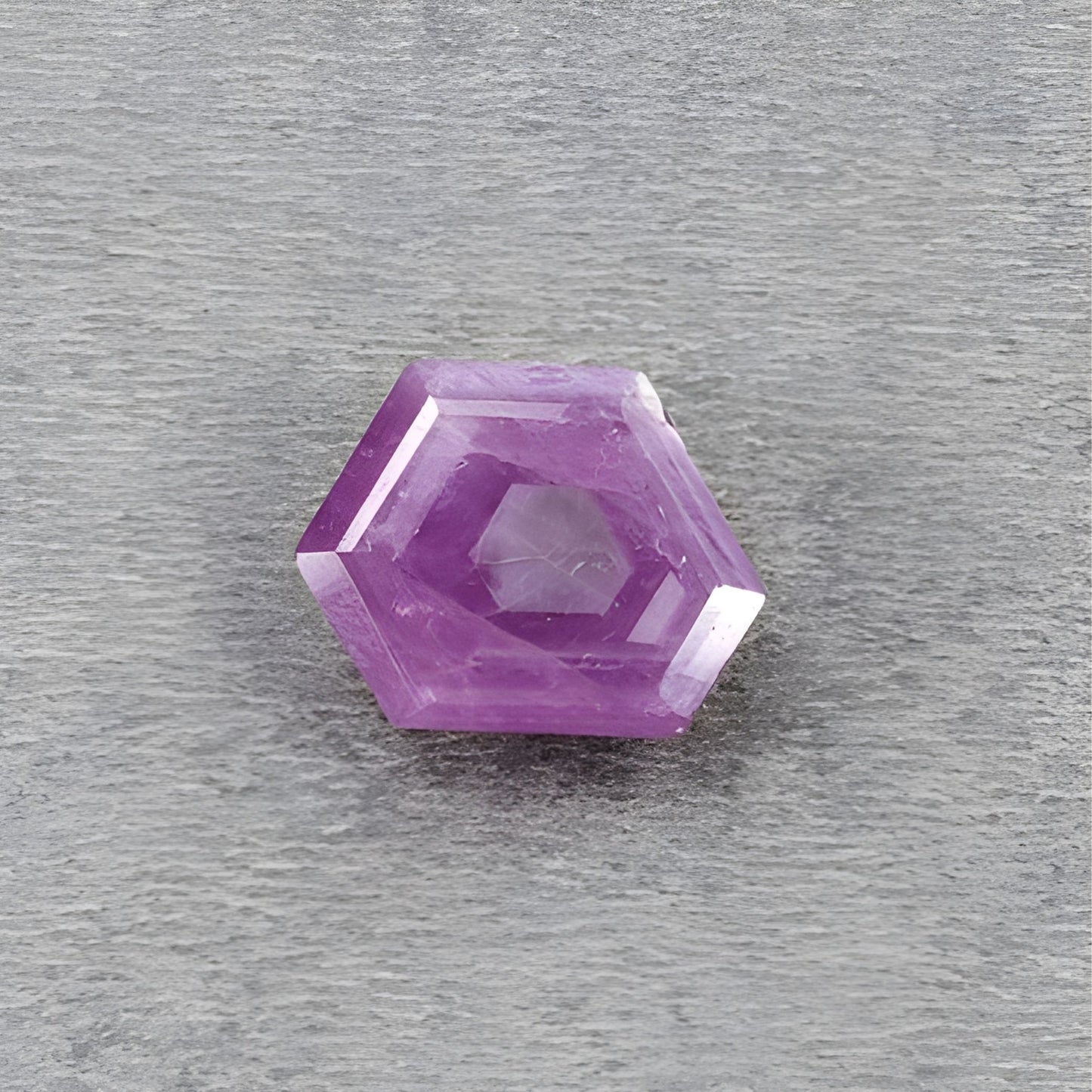 rubis, pierre précieuse naturelle