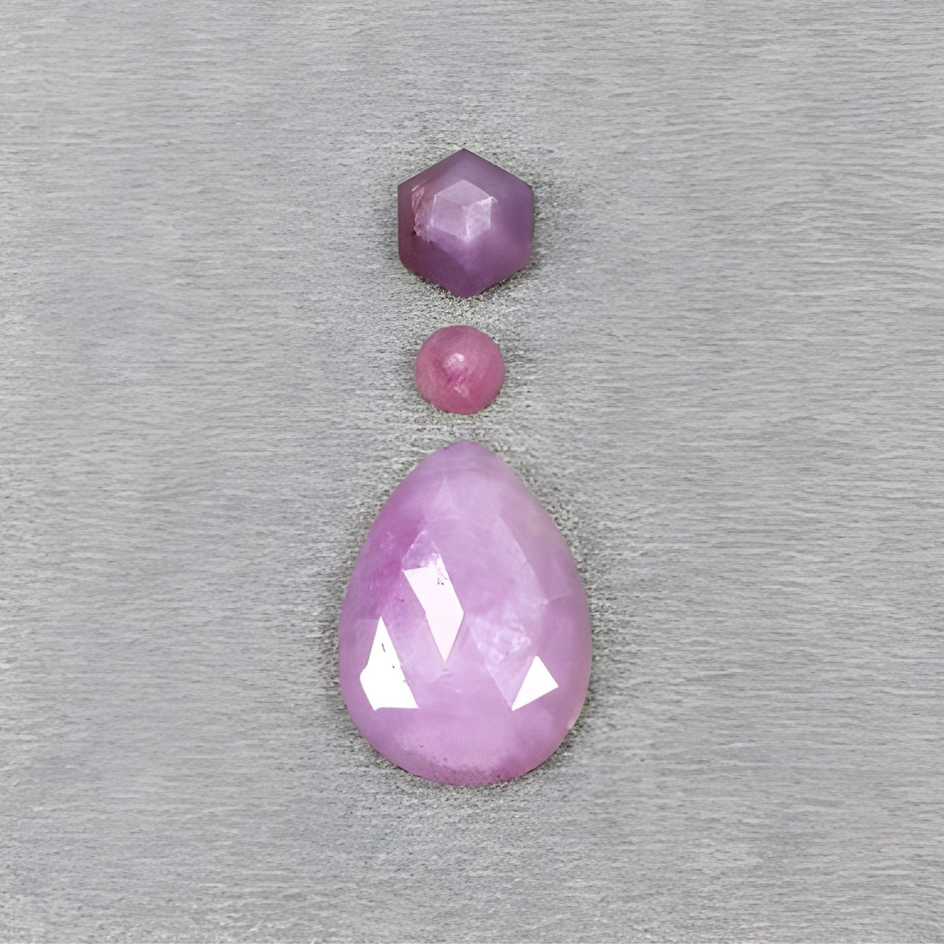 天然未処理の宝石サファイア