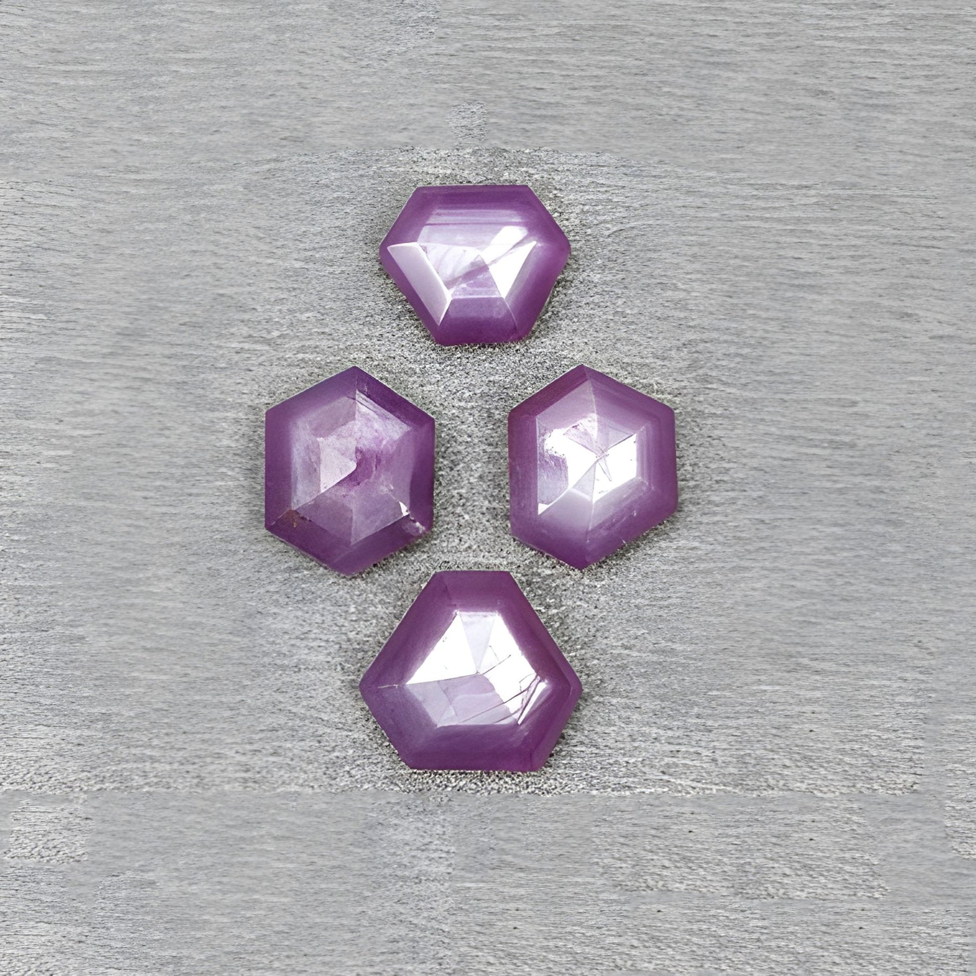 ラズベリーサファイア 六角形ファセットカット
