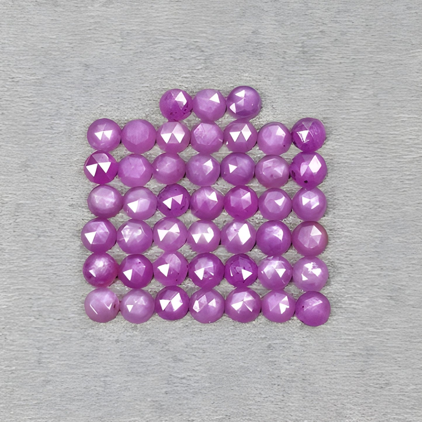 覆盆子红宝石圆形玫瑰切