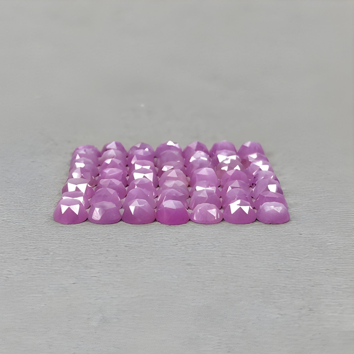 Himbeer-Rubin, natürlicher, unbehandelter Edelstein