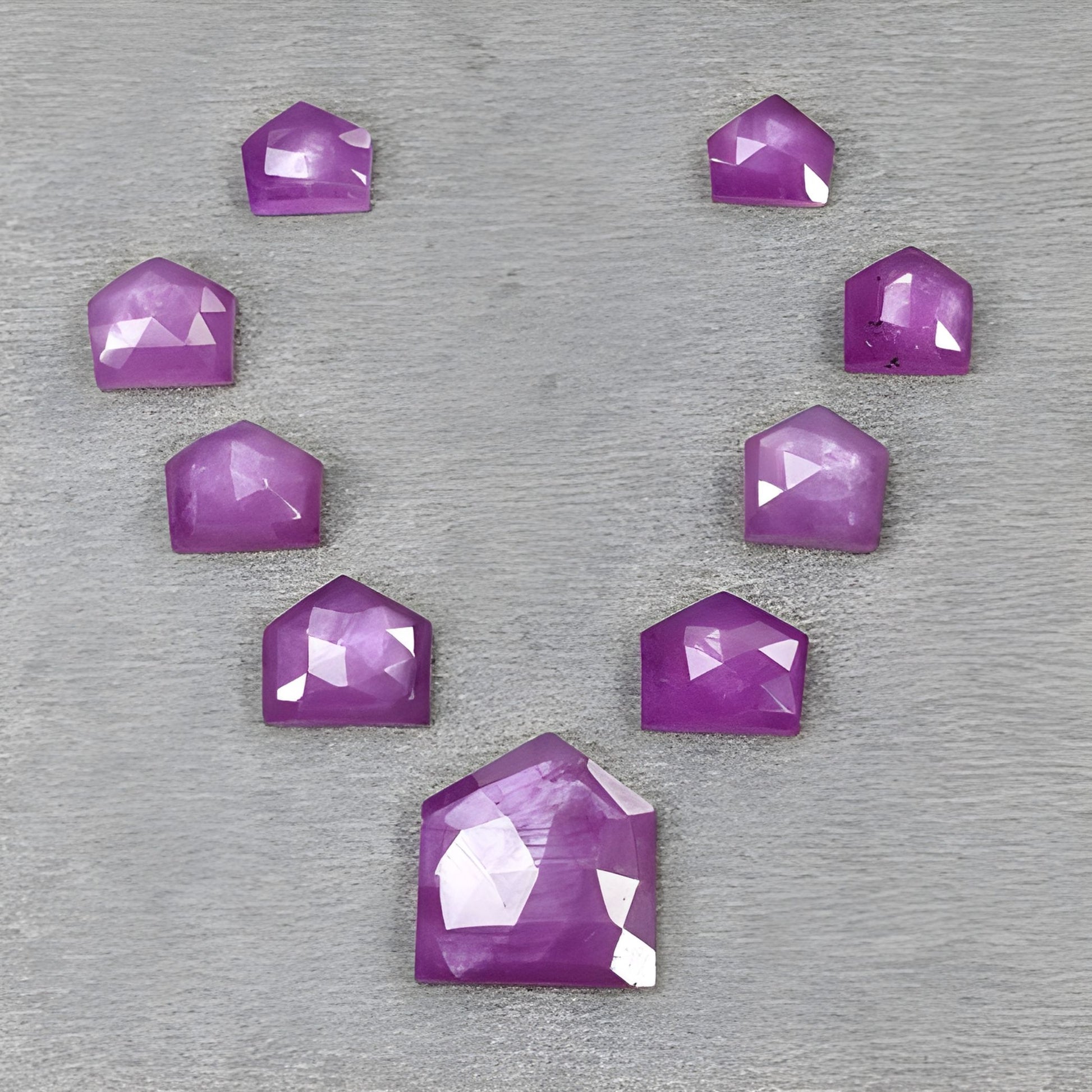 natürlicher, unbehandelter Edelstein Rubin