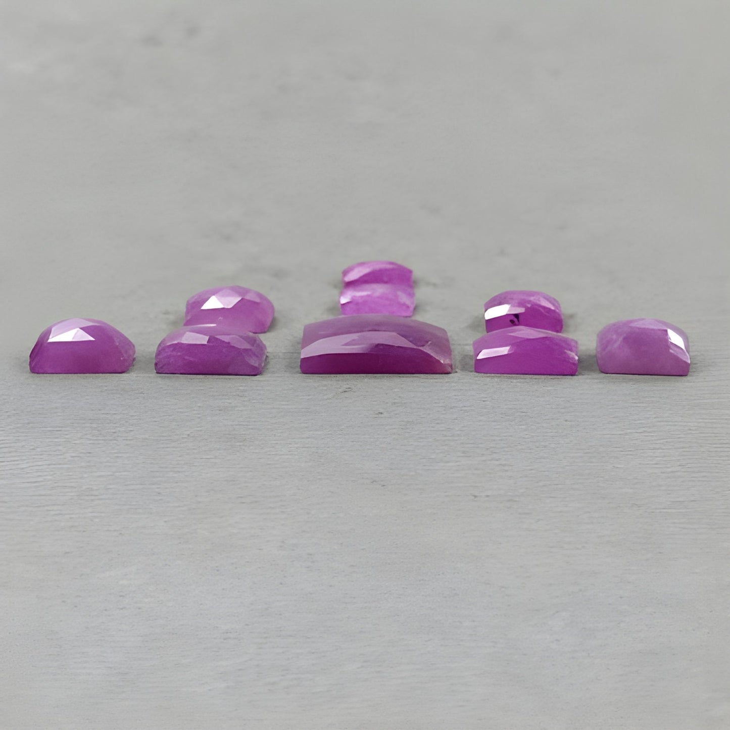 حجر ميلاد شهر يوليو