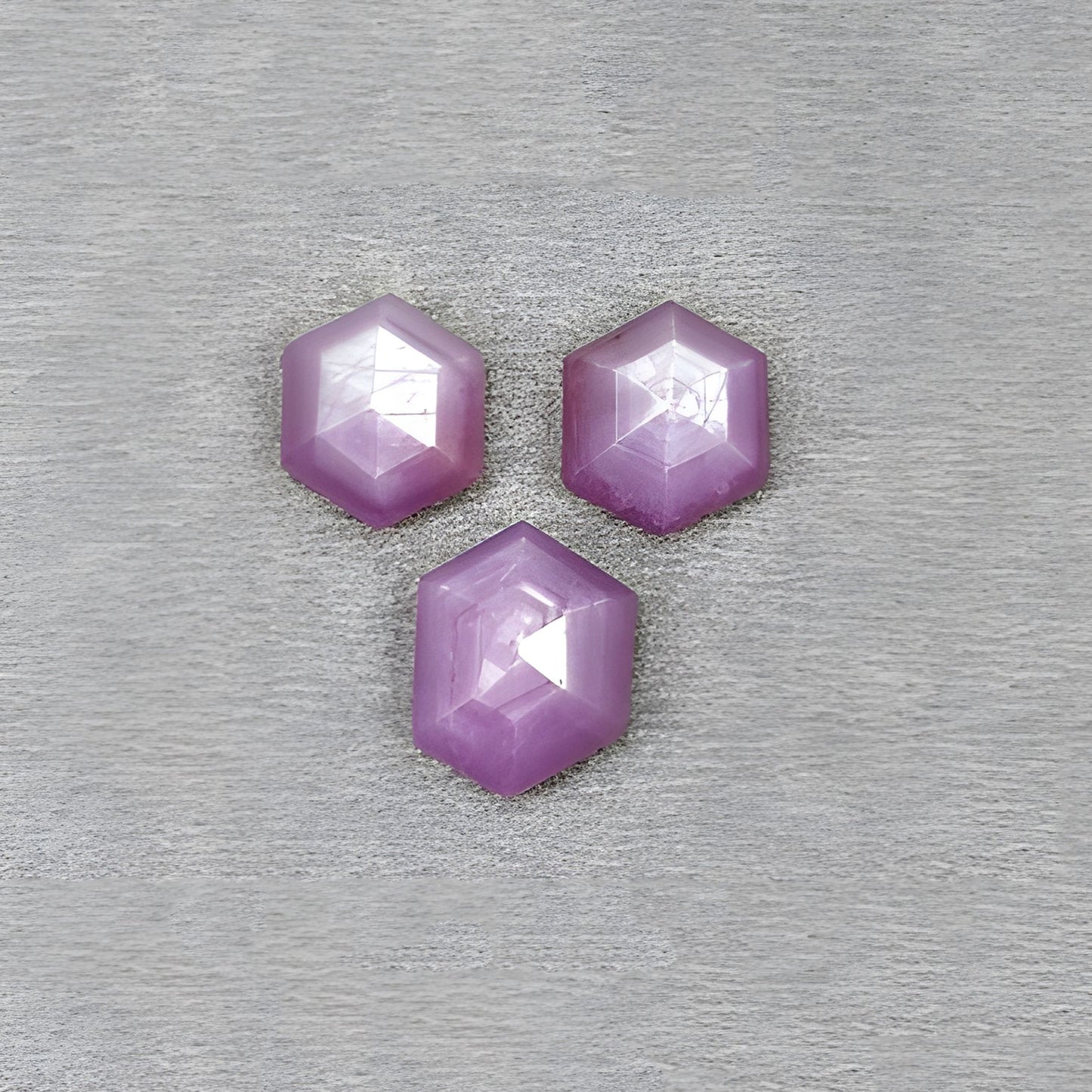 ラズベリーサファイア 六角形ファセットカット
