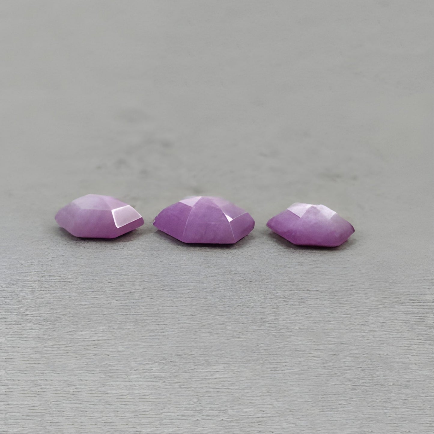 حجر الياقوت الطبيعي غير المعالج