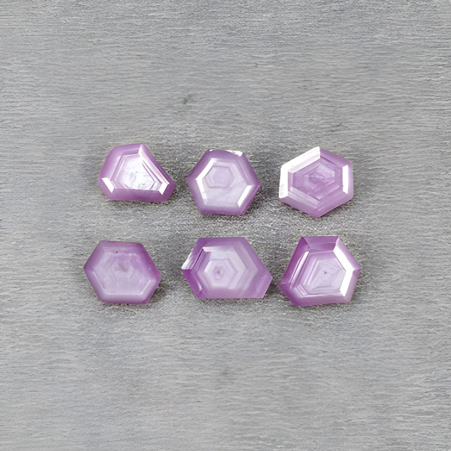 حجر الياقوت التوتي الطبيعي غير المعالج