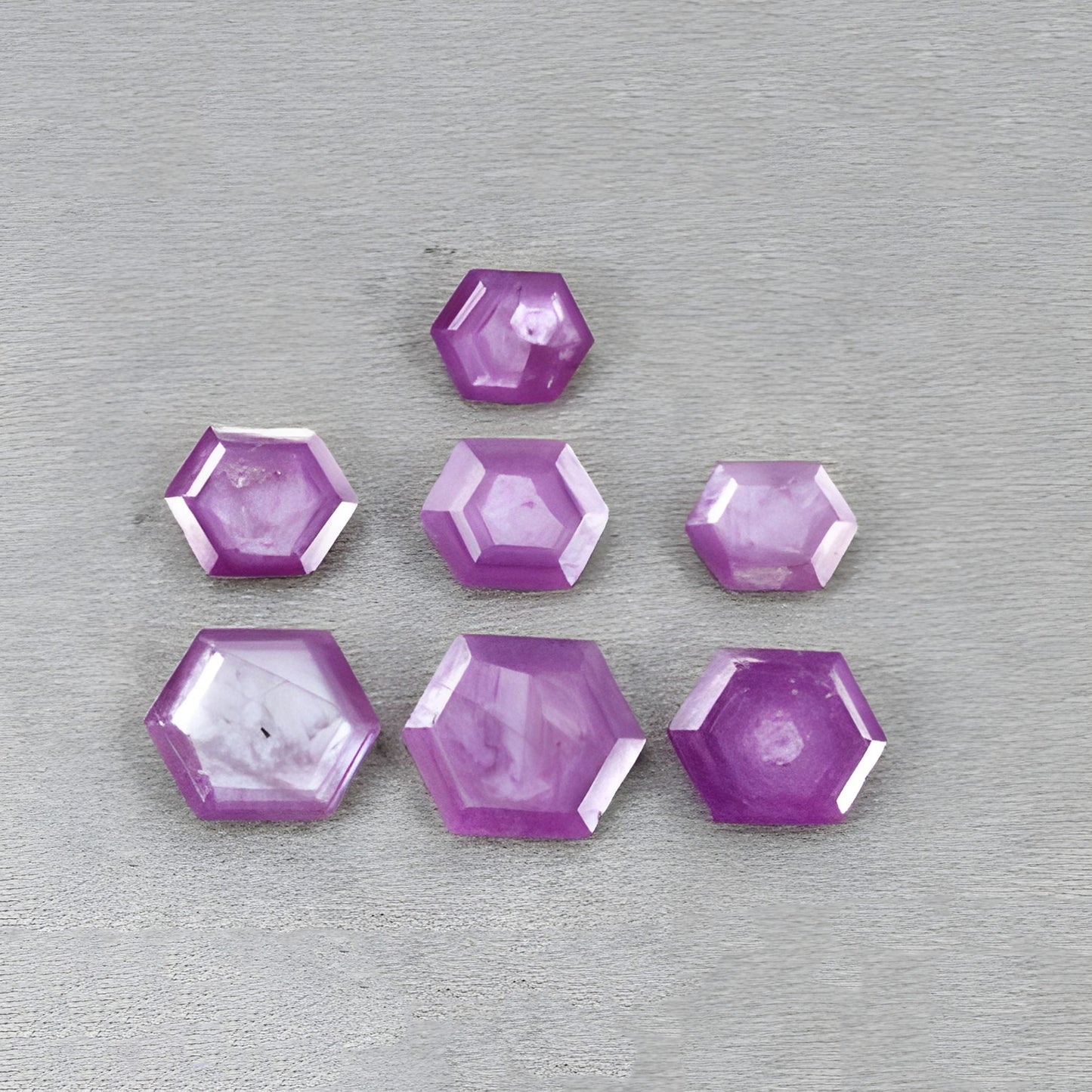 ラズベリールビー六角形ステップカット