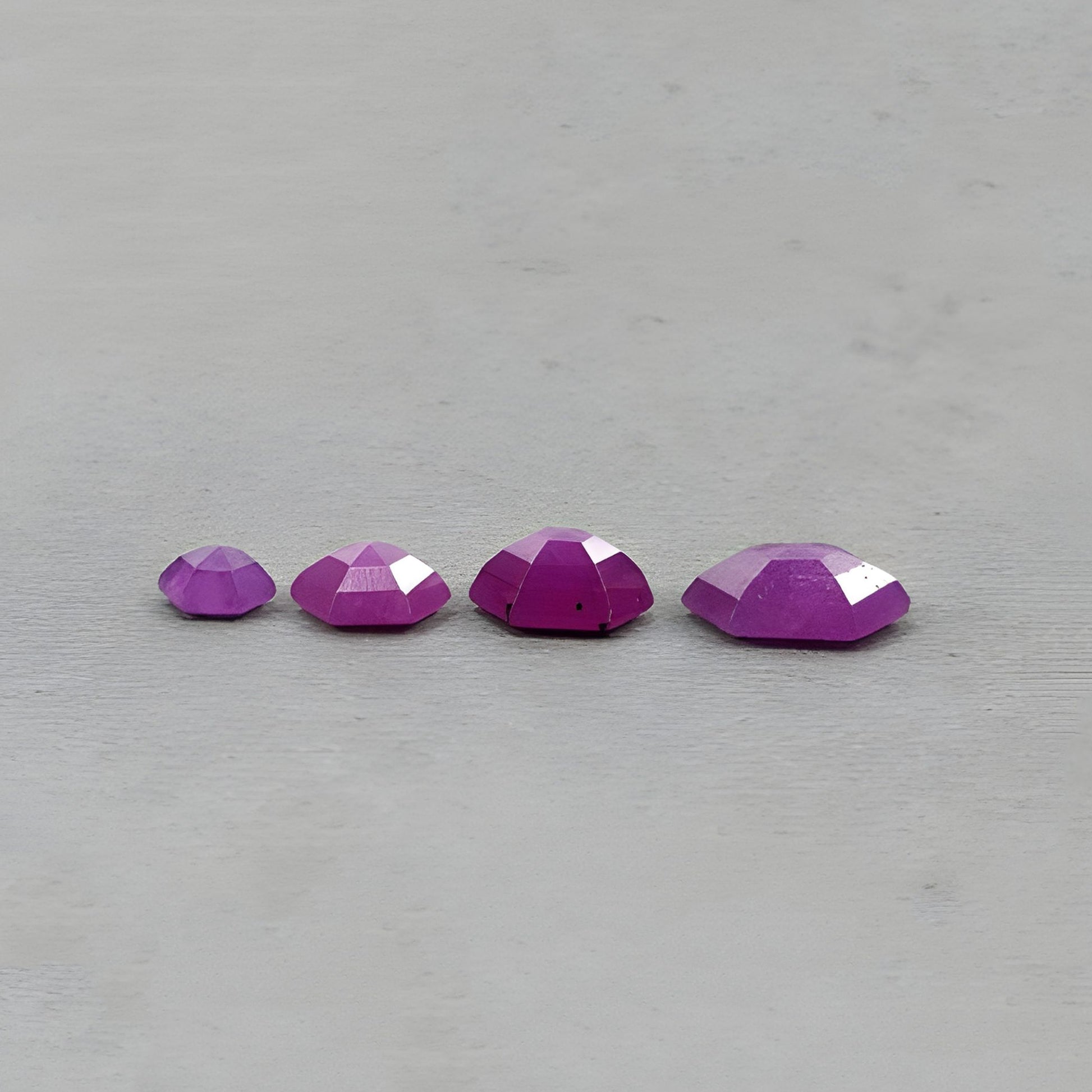 Rubino lampone Pietra preziosa naturale non trattata