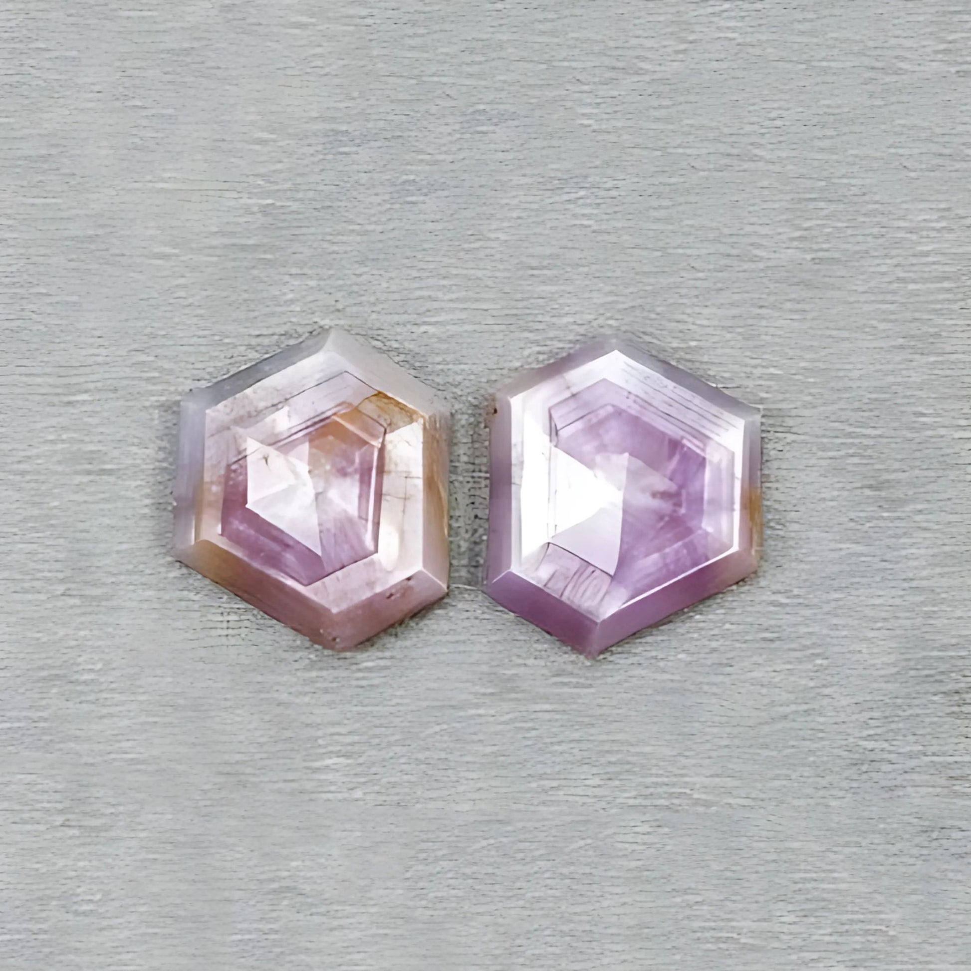 saphir trapiche de forme hexagonale à facettes