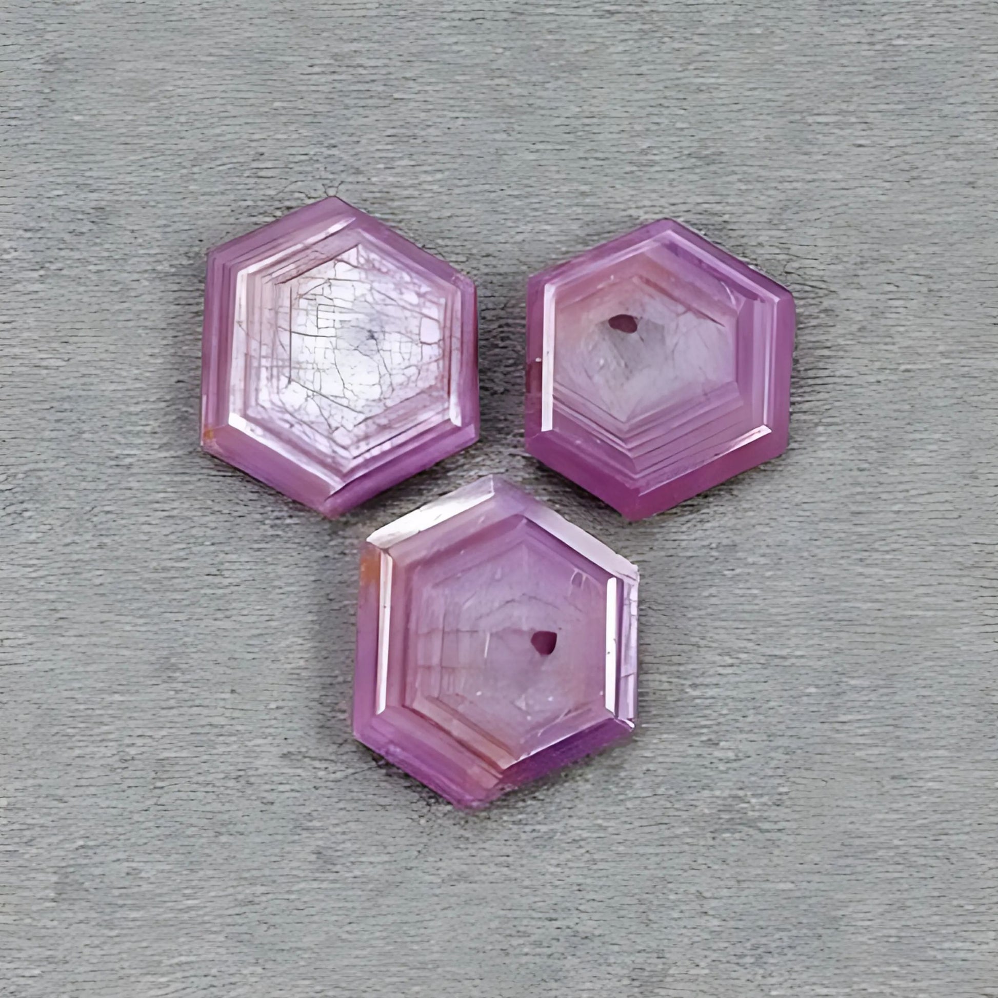 rubis, pierre précieuse naturelle non traitée