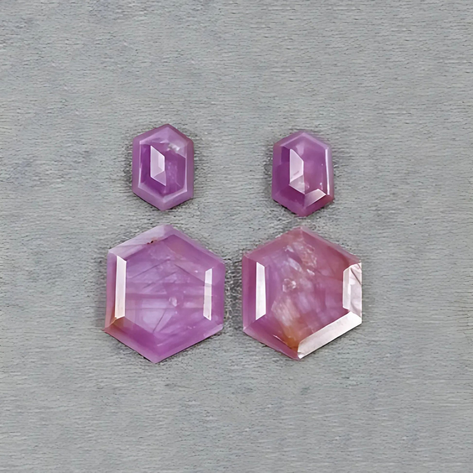 天然の未処理の宝石