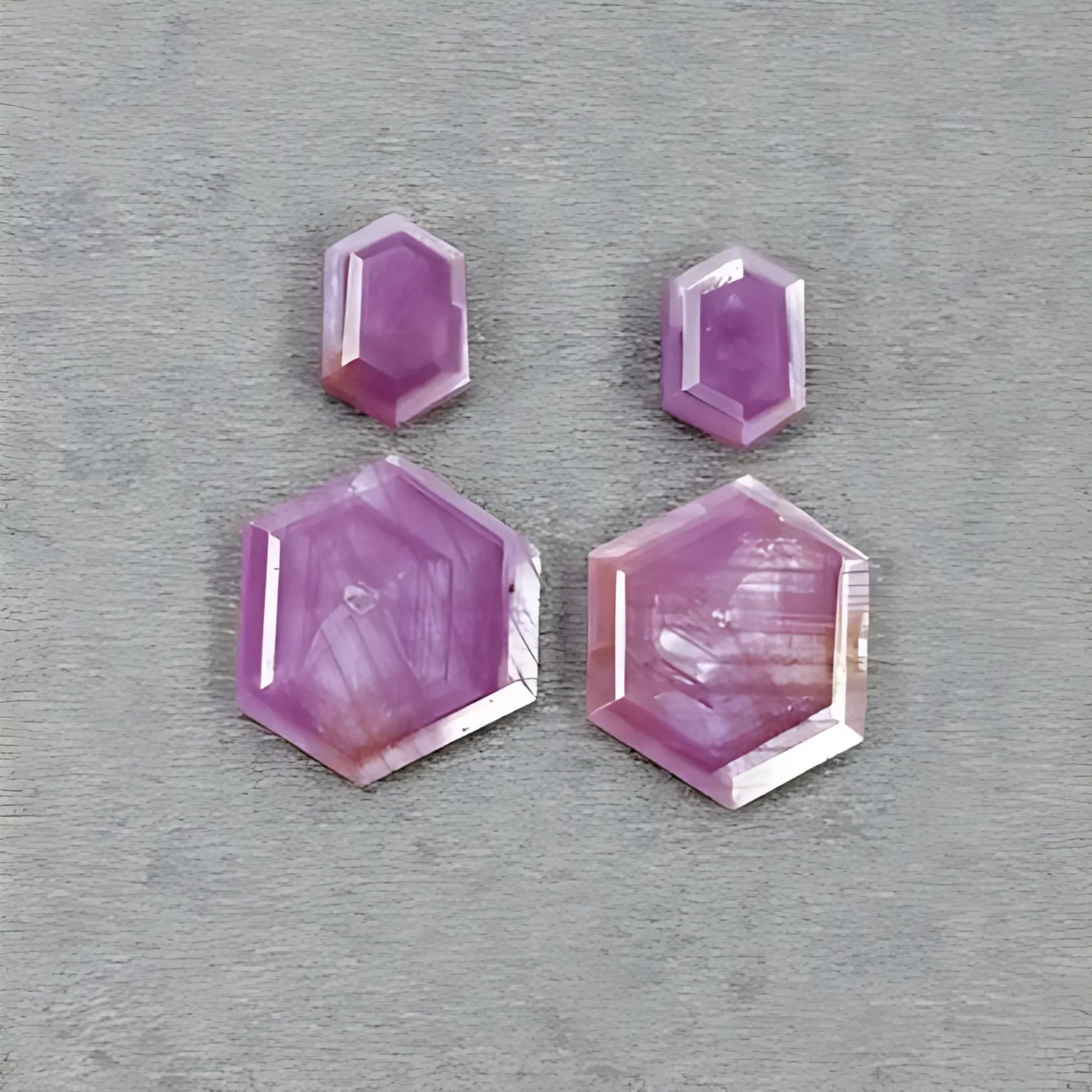 ルビーのファセットカットの宝石