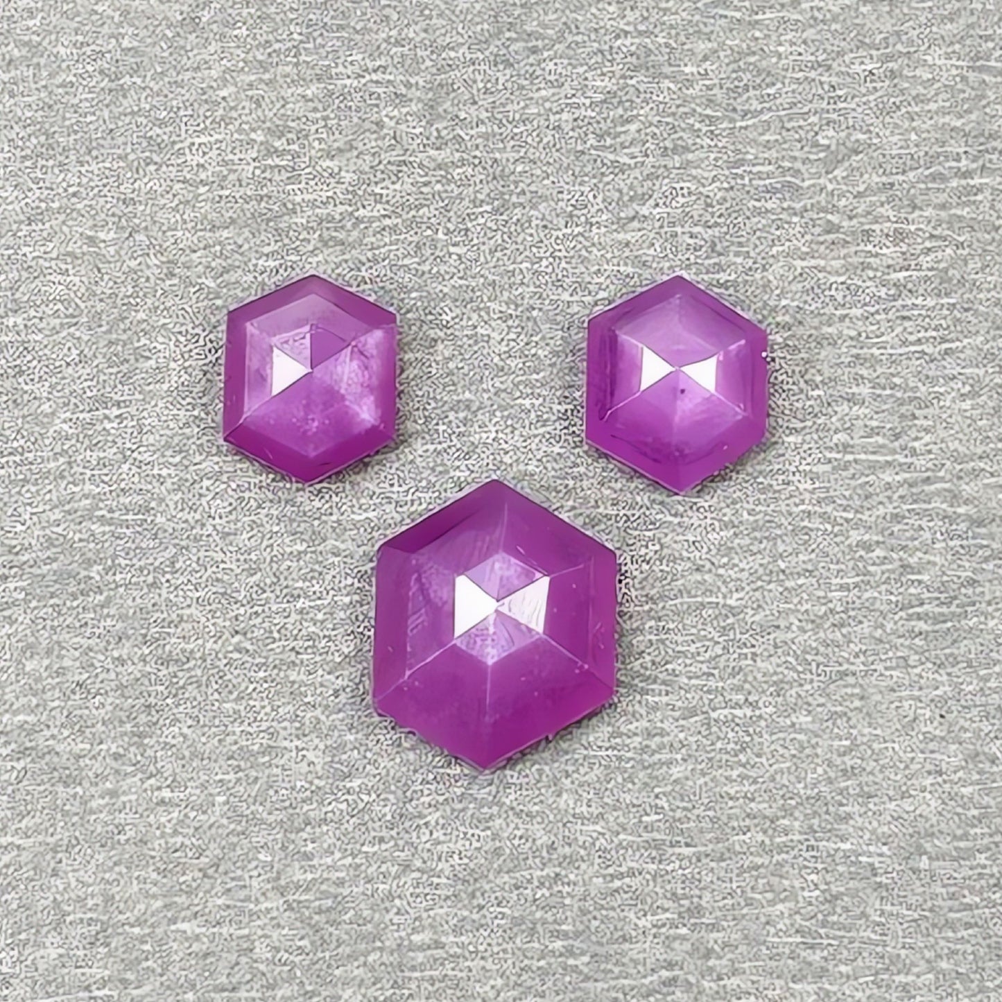 rubis, pierre précieuse naturelle non traitée