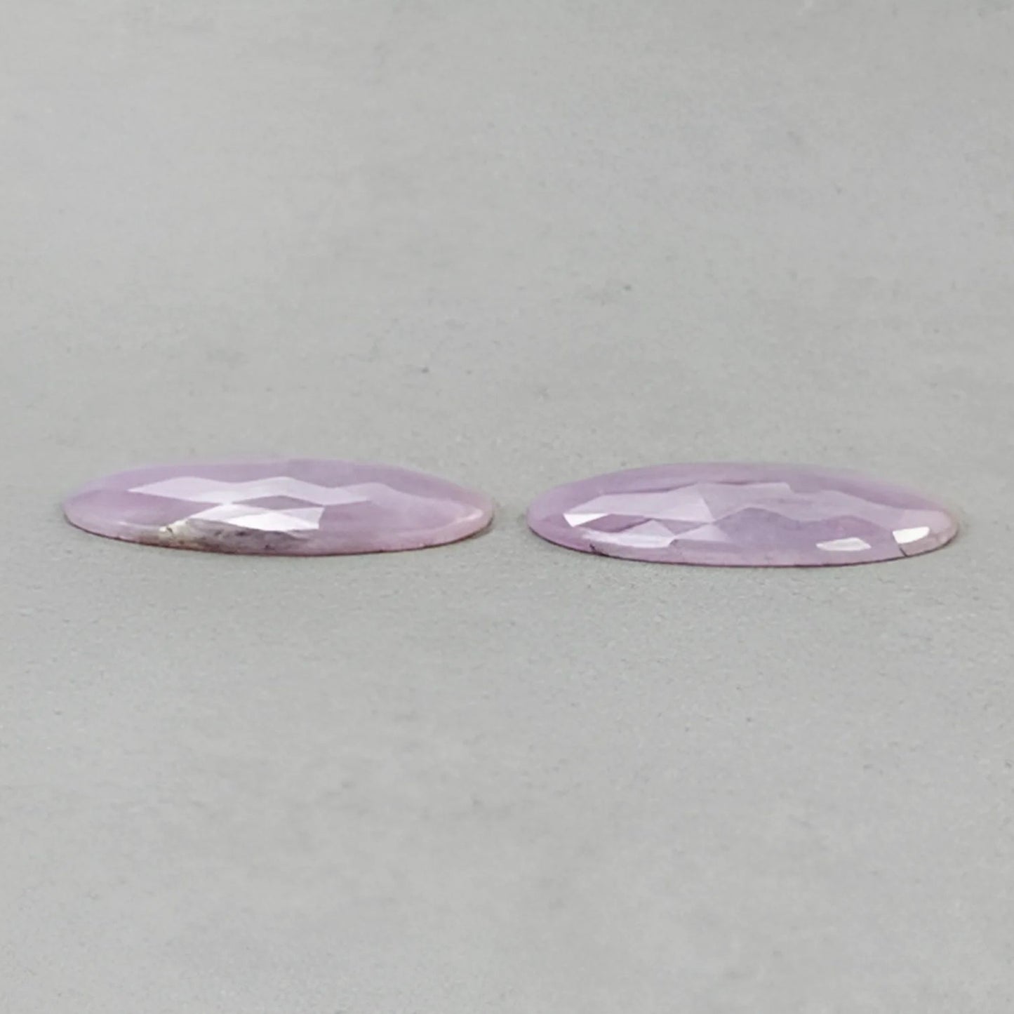 天然未処理の宝石サファイア