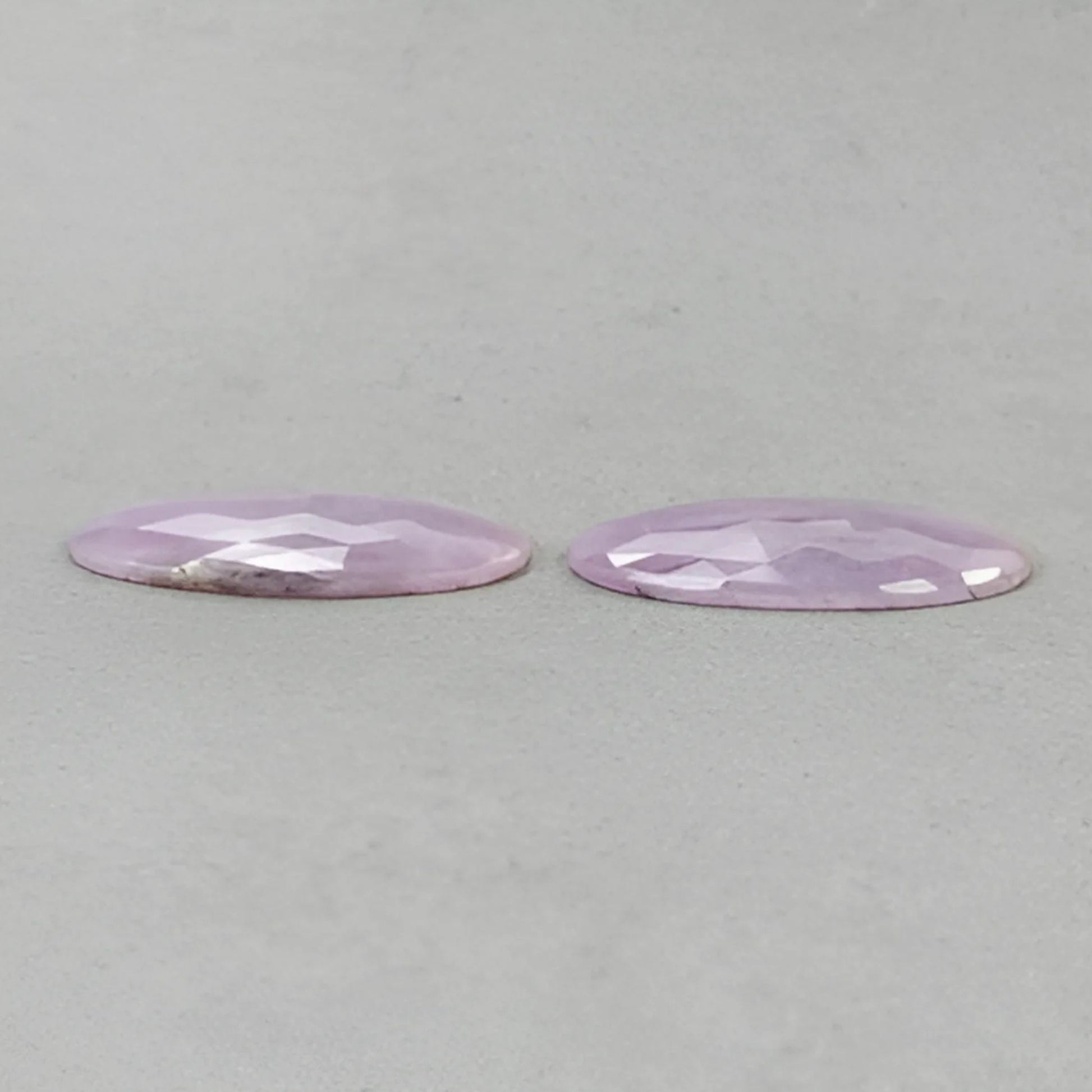 天然未処理の宝石サファイア