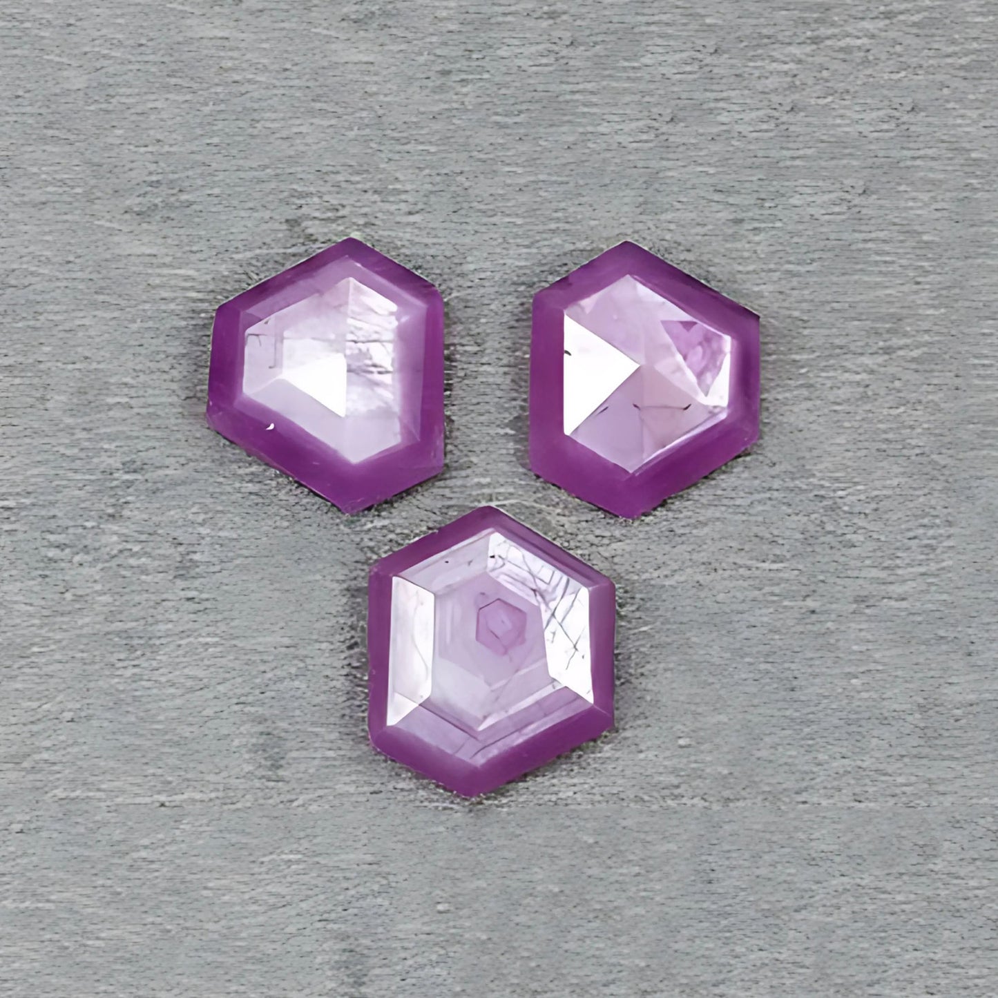 pierre précieuse naturelle non traitée